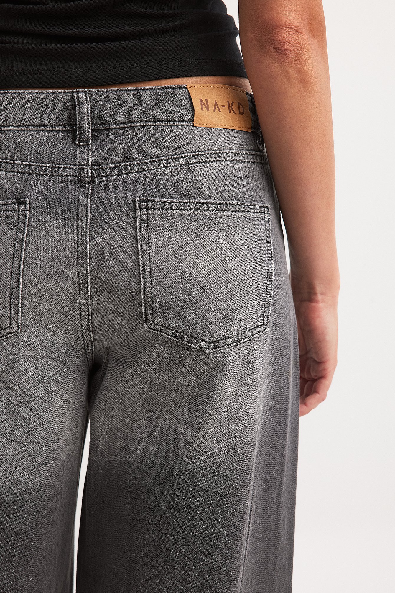 Weite Jeans mit tiefer Taille
