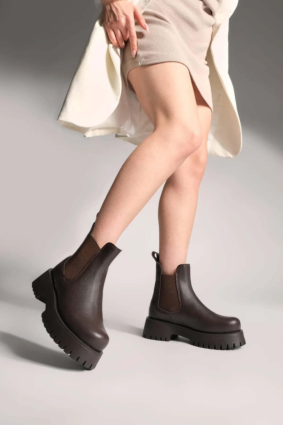 Marjin  Damen-Tagesstiefel mit dicker Sohle und elastischem Seitenband Kolev Brown