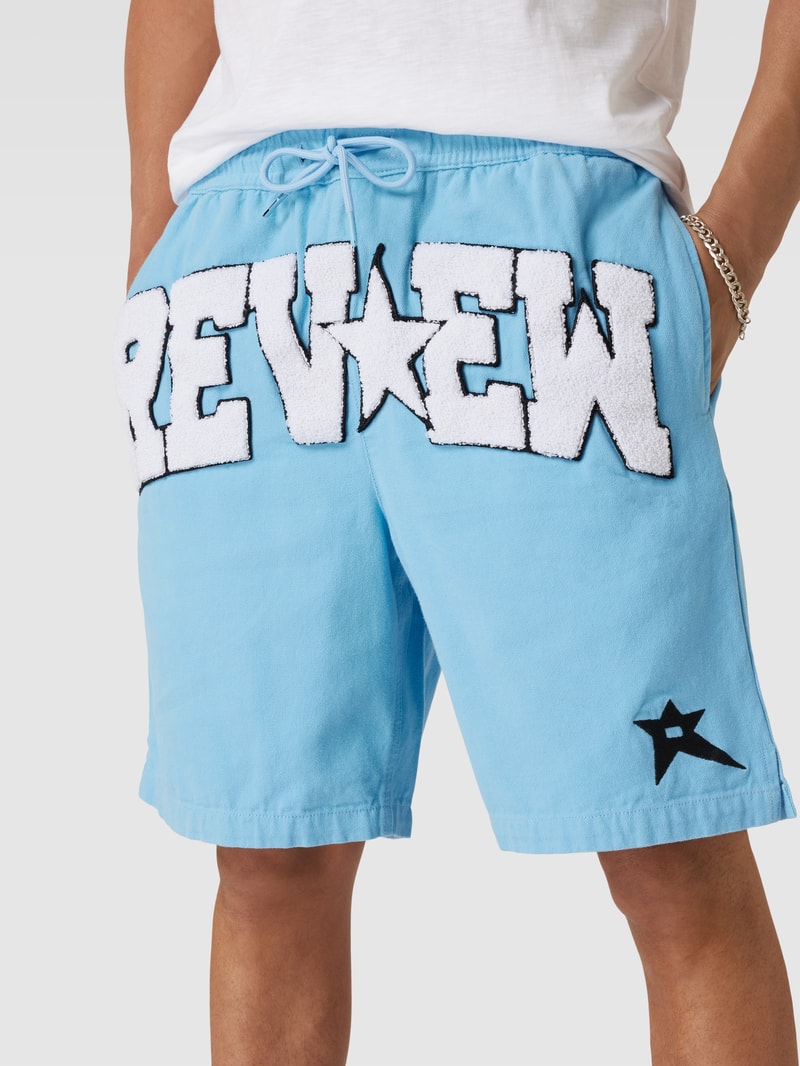Shorts mit elastischem Bund in hellblau