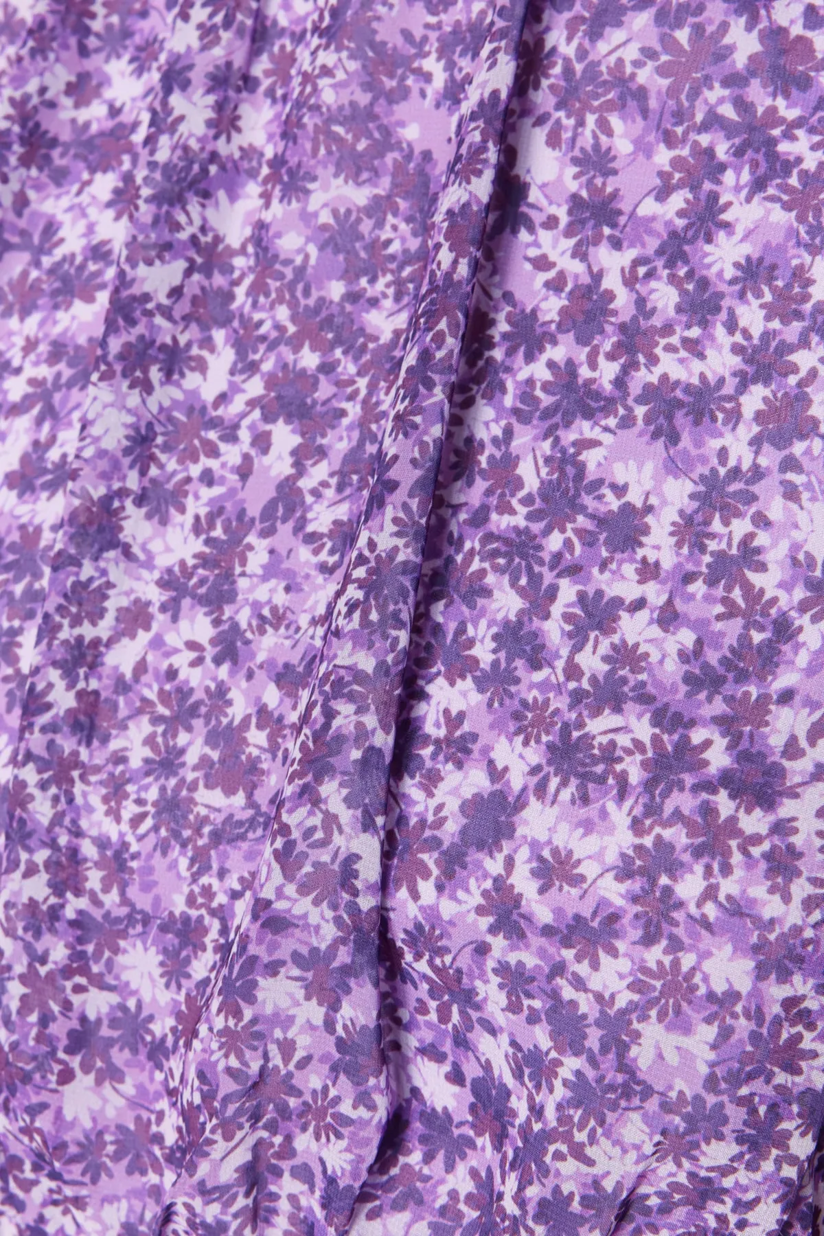 Trendyol Collection  Lila geblümte, kurze, gewebte Bluse mit hohem Kragen TWOSS23BZ00397