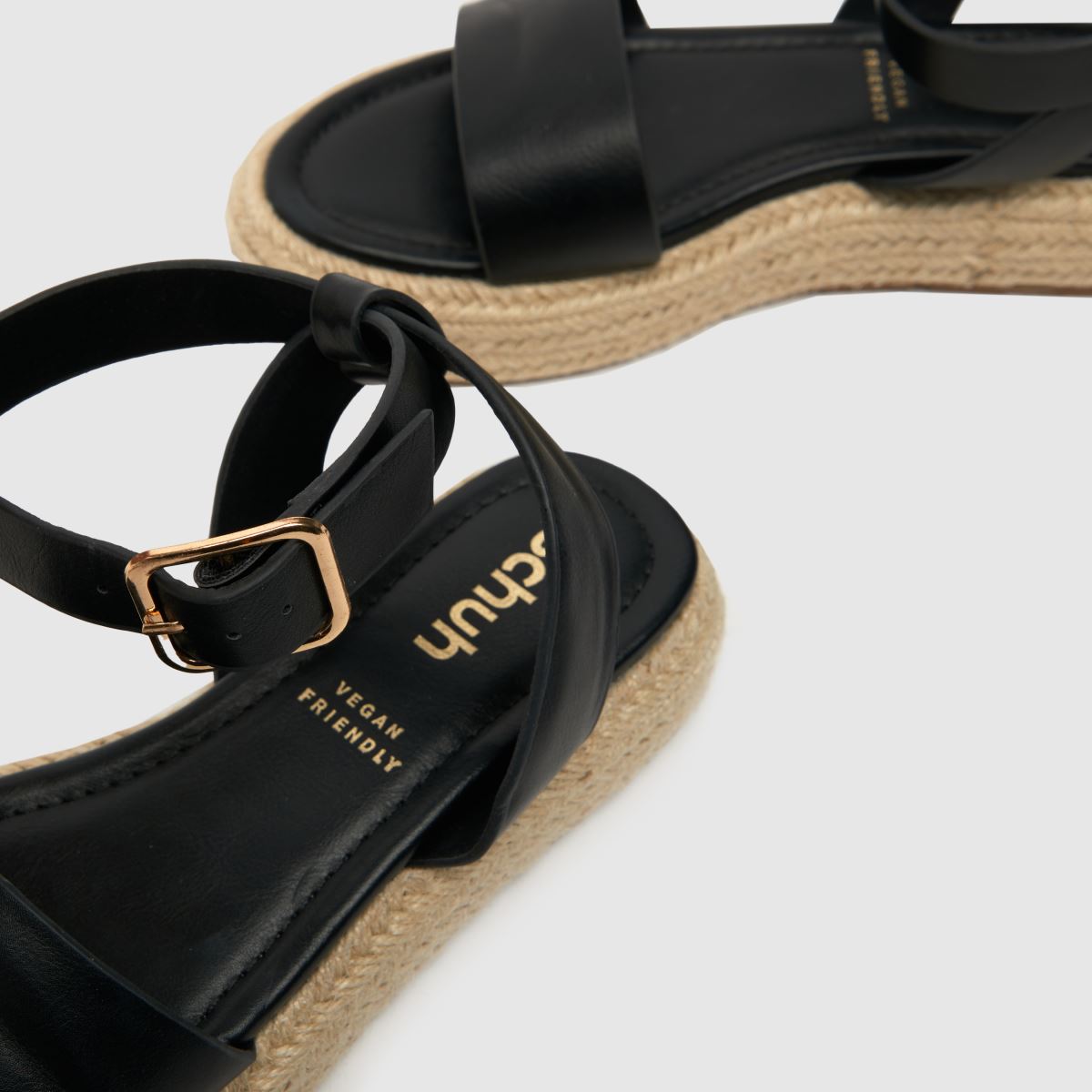Schuh lila, alacsony espadrille szandál fekete színben