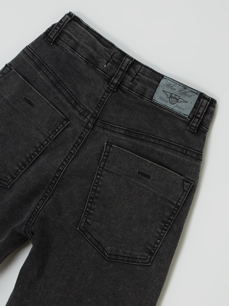 Cropped Balloon Fit Jeans mit Stretch-Anteil in schwarz