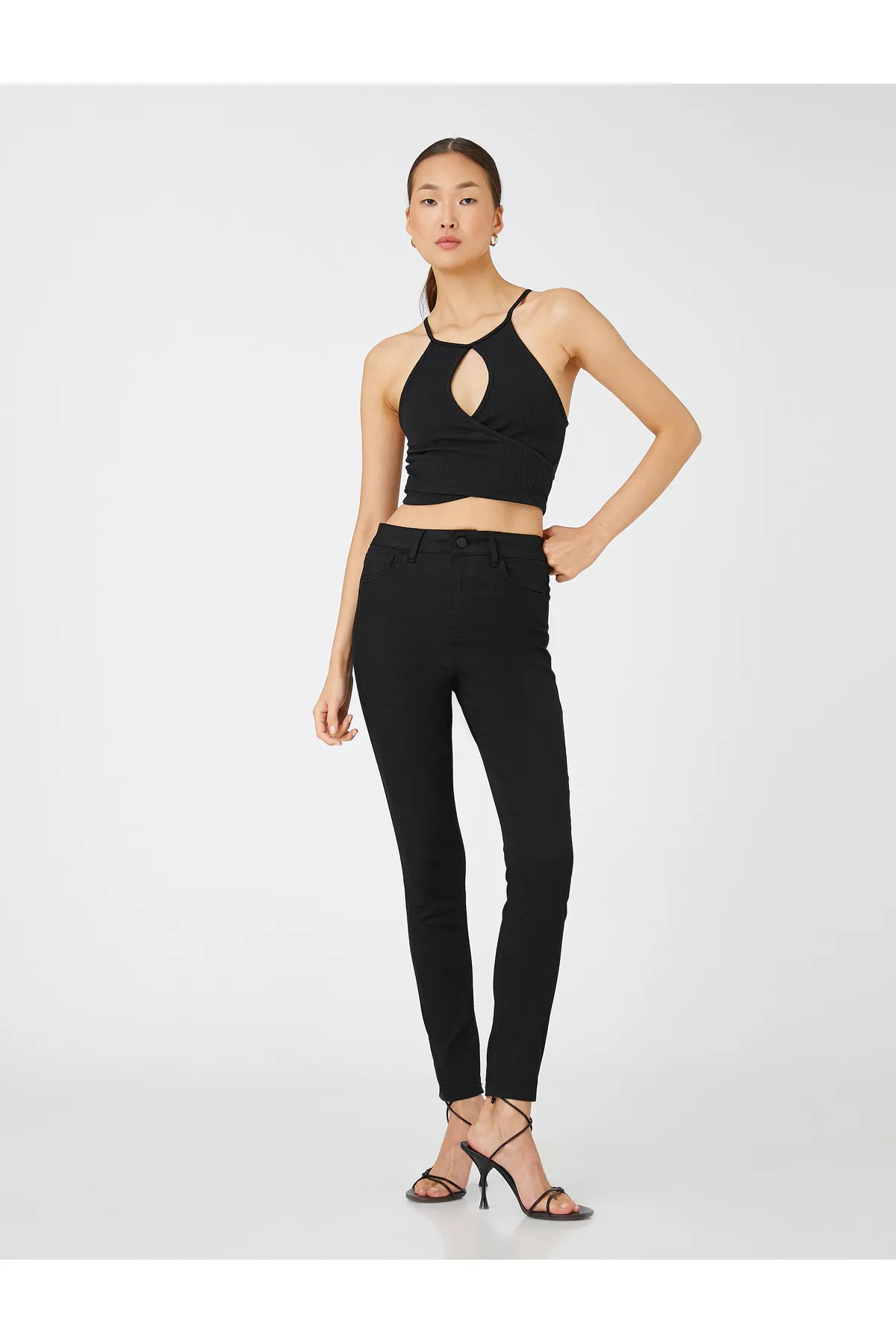 Koton  Röhrenjeans mit schmaler Passform und hoher Taille – Carmen Jean