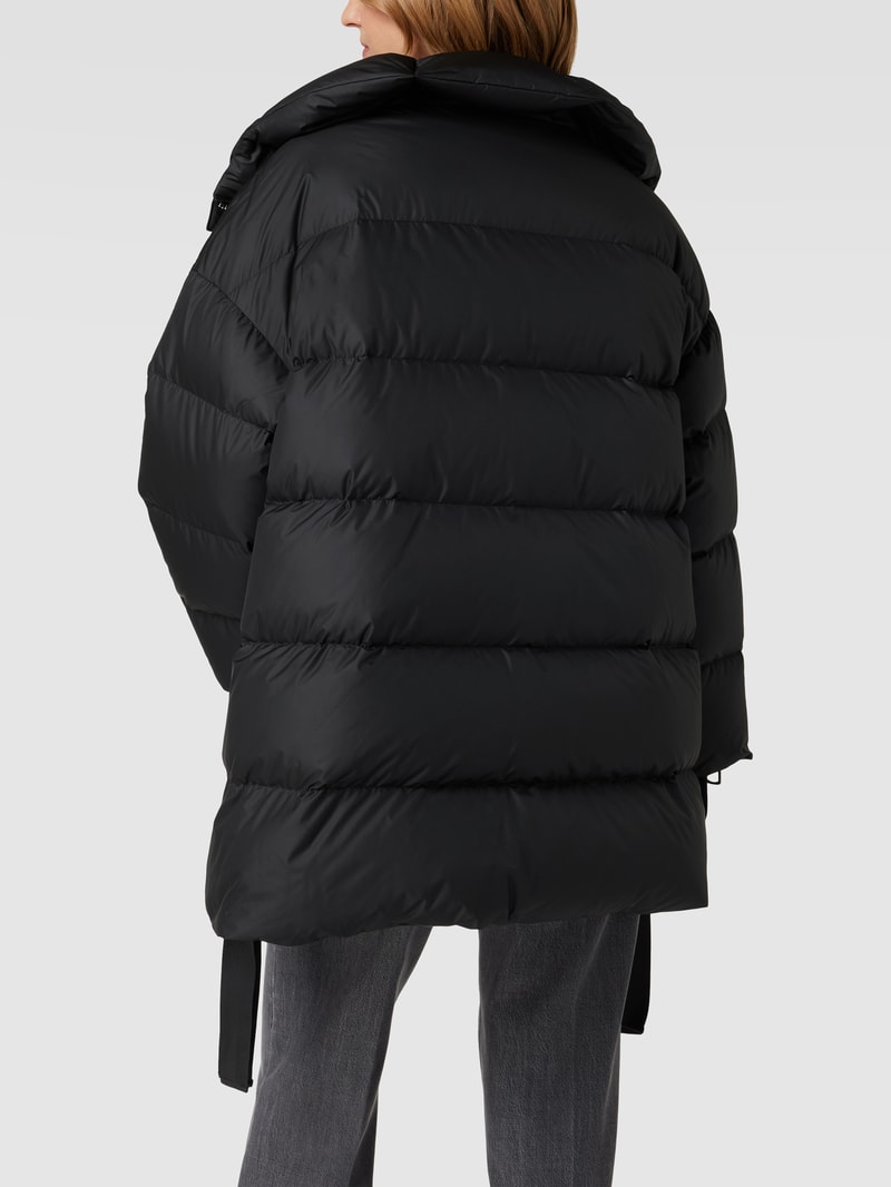 Steppjacke mit Label-Detail in schwarz