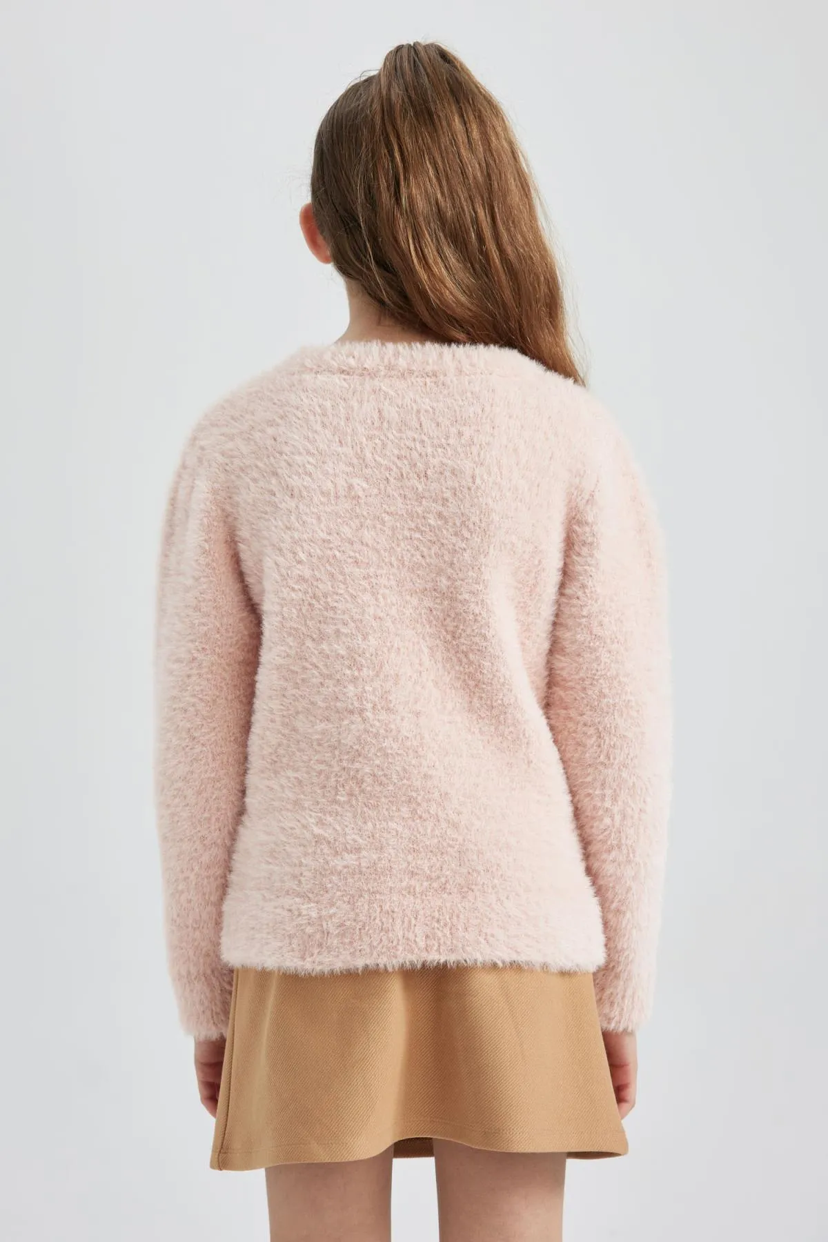 DeFacto  Strickpullover für Mädchen mit normaler Passform und Rundhalsausschnitt