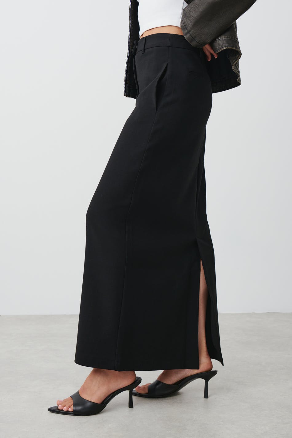 Straight colum skirt