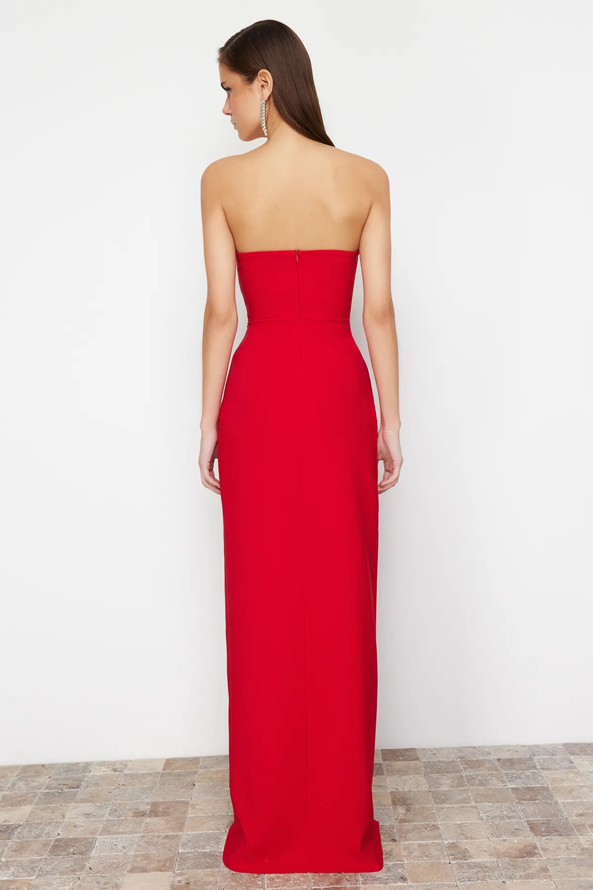 Trendyol Collection  Rotes, langes Abendkleid mit gewebtem Korsettdetail TPRSS24AE00151