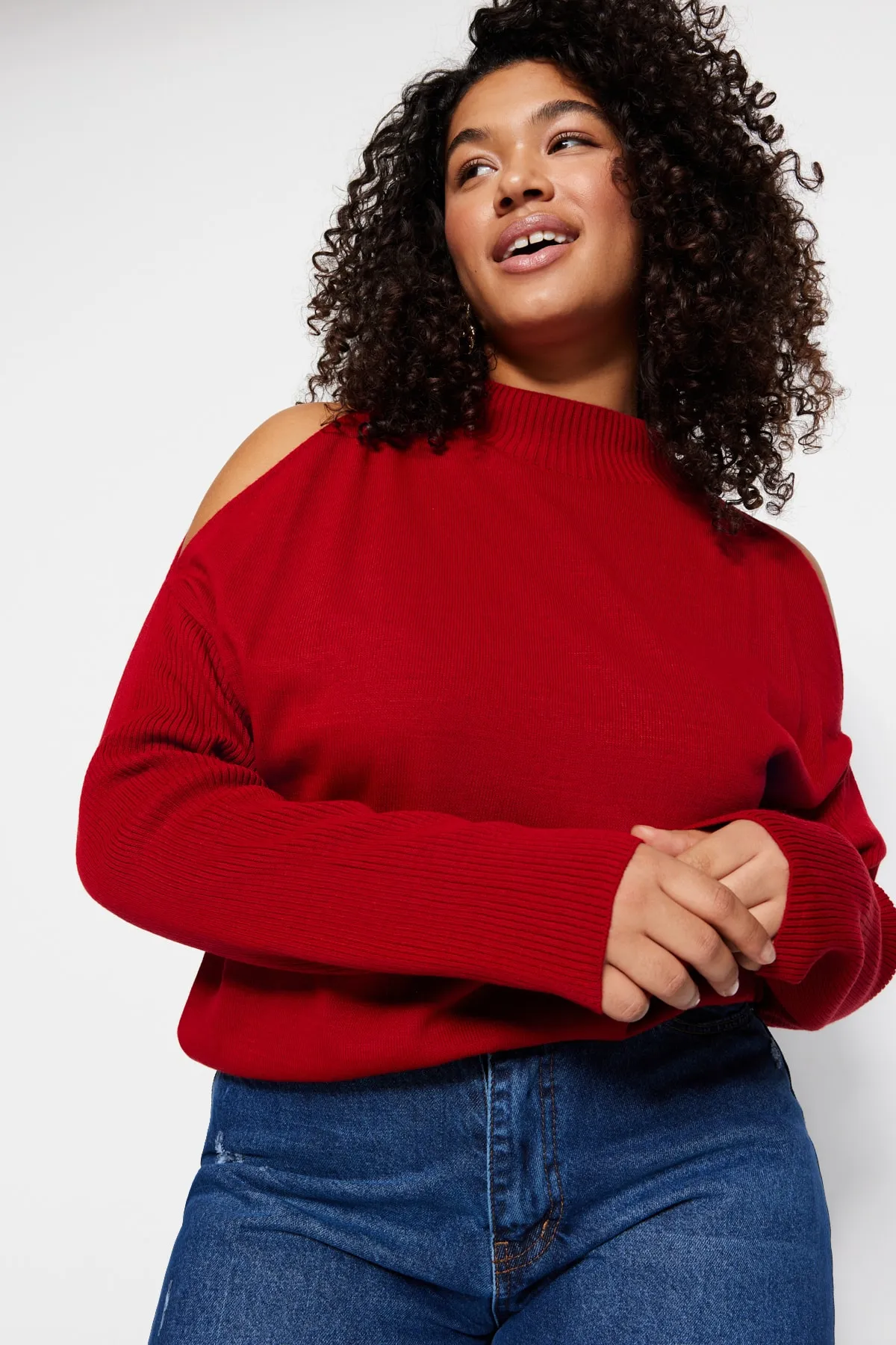 Trendyol Curve  Roter, detaillierter Strickpullover mit Cut-Outs