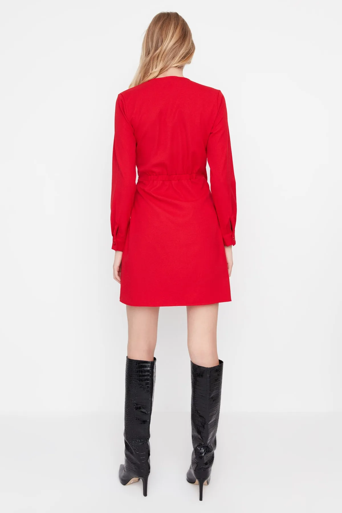 Trendyol Collection  Rotes zweireihiges Mini-Webkleid TWOAW23EL00872