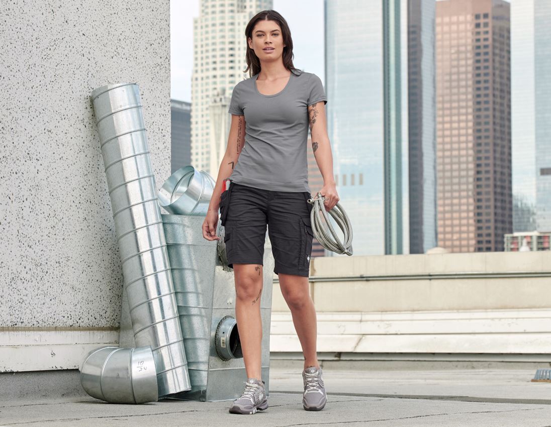 Short e.s.concrete light, Damen