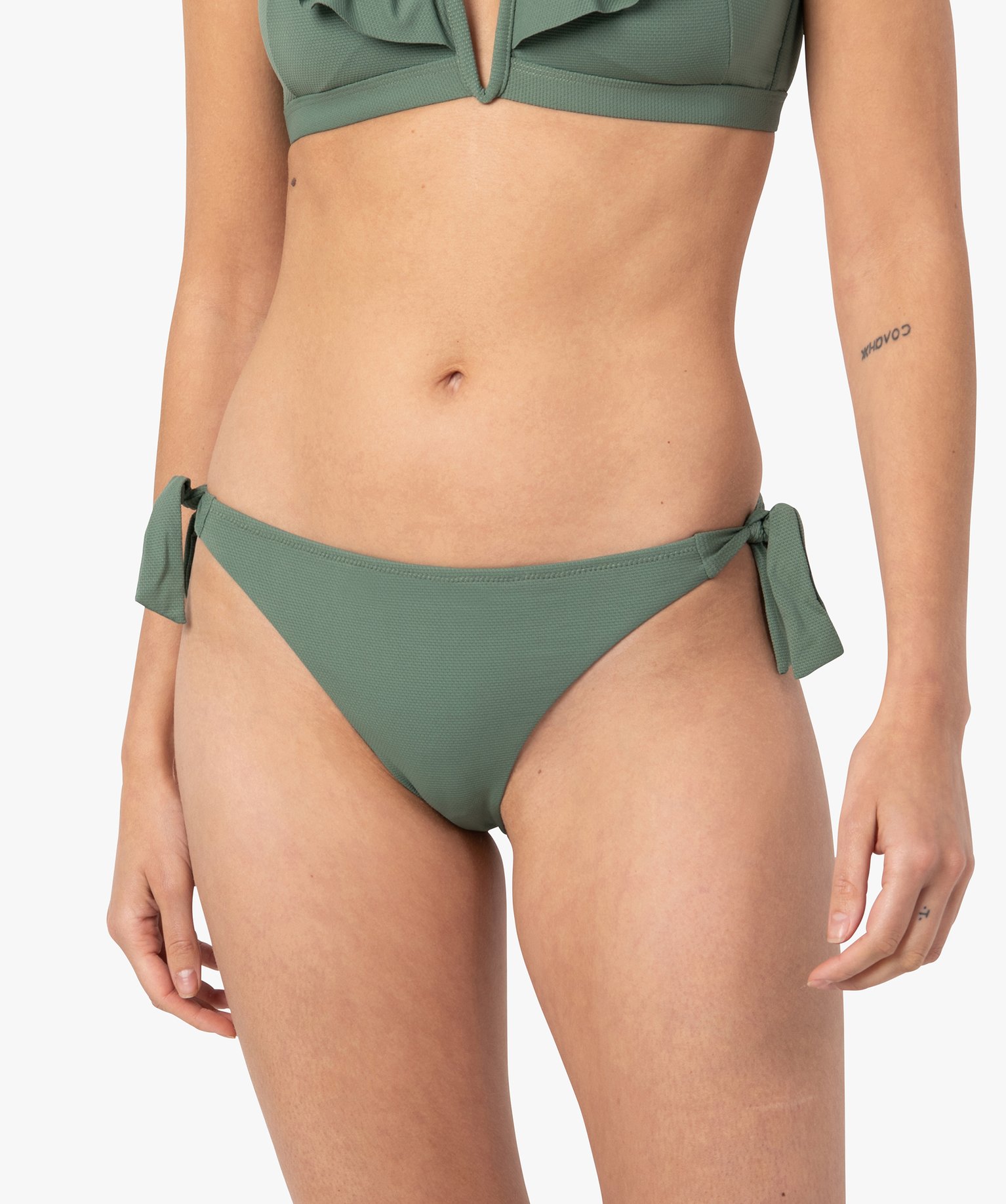 Bas de maillot de bain femme uni forme tanga vert | GEMO