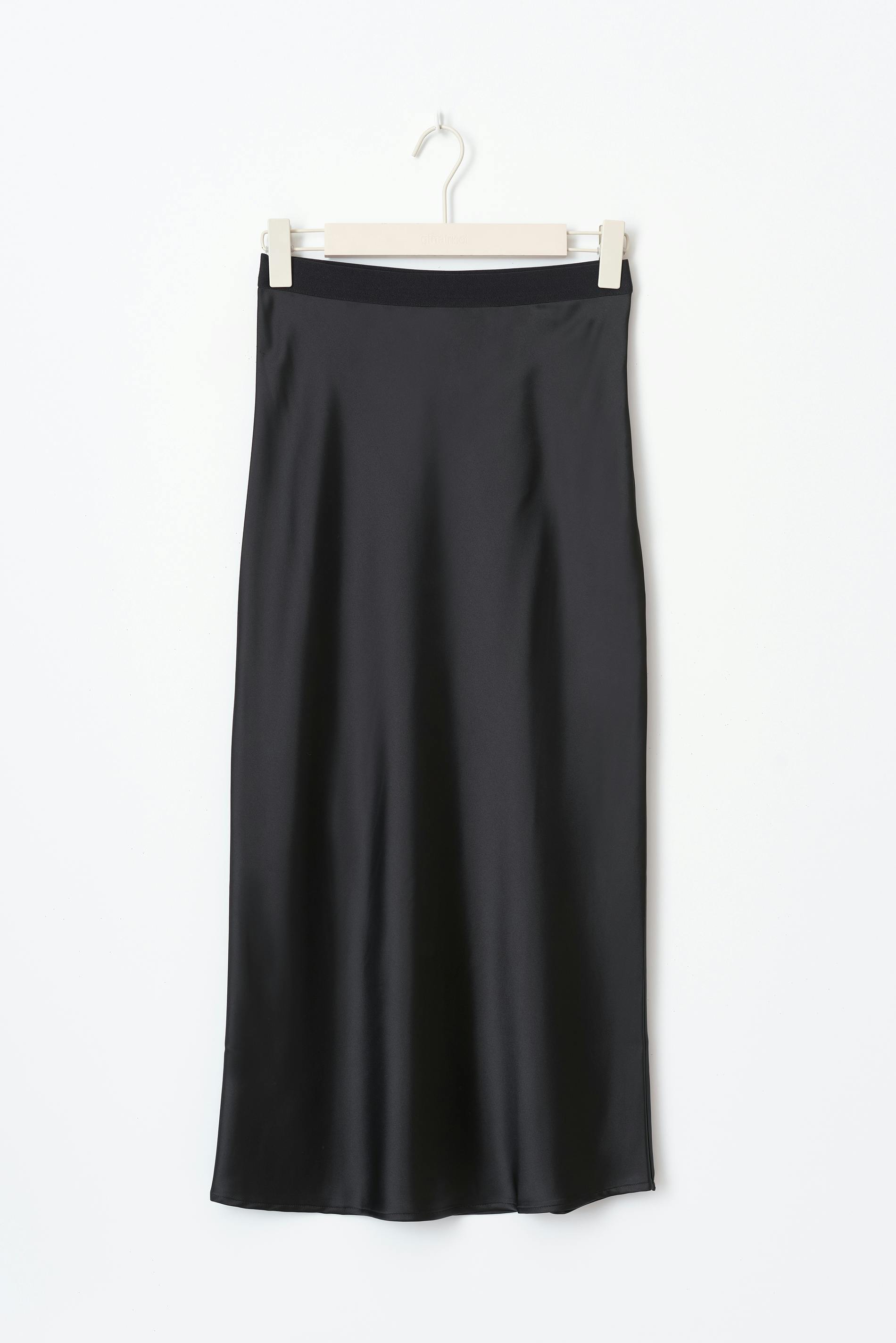 Elastic satin midi skirt