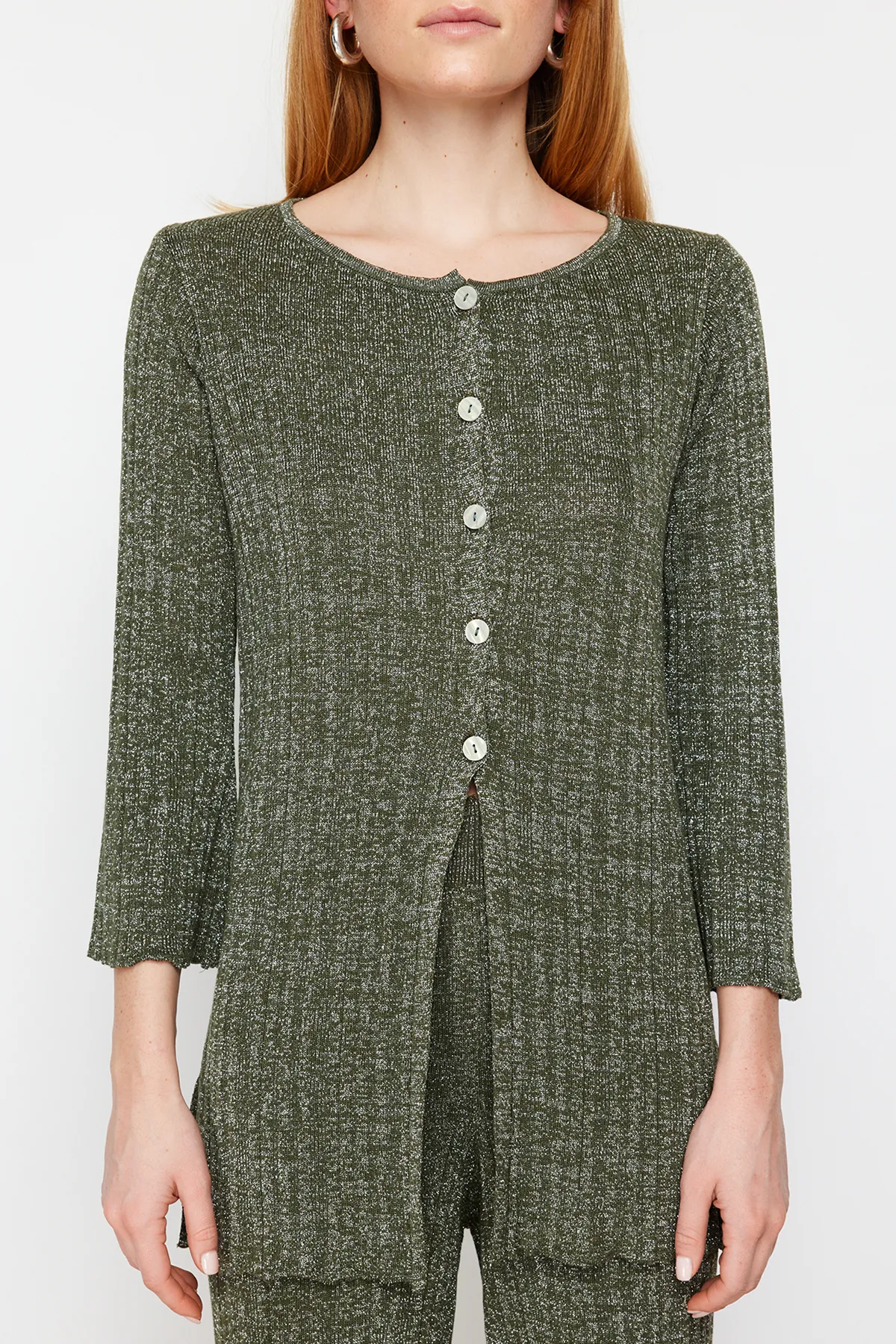 Trendyol Collection  Khakifarbenes Glitzer-Cardigan-Hosen-Set aus Strickoberteil und -unterteil TWOSS24AU00007