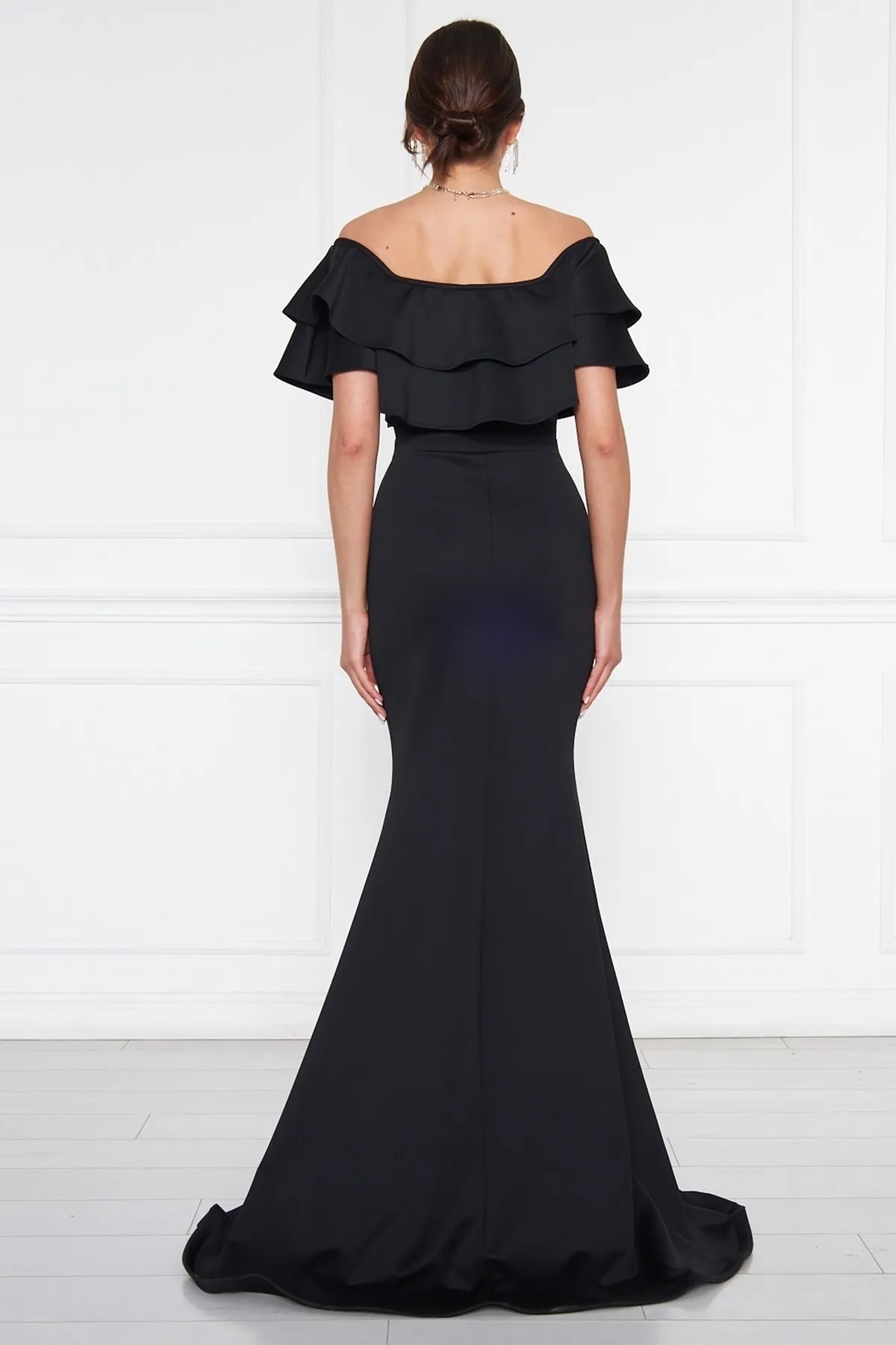 bayansepeti  Flexibles Damenkleid aus Scuba-Stoff mit tiefem Schulterausschnitt, Schlitzdetail, Maxilänge, Fischmodell, schwarzes Kleid 164