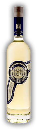 Lantenhammer Holzfass Enzian 0,7 Liter Lantenhammer Holzfass Enzian 0,7 Liter Diese Bayrische Spezialität ist nach traditioneller Methode hergestellt. 0,7	 Liter - Vol 40%