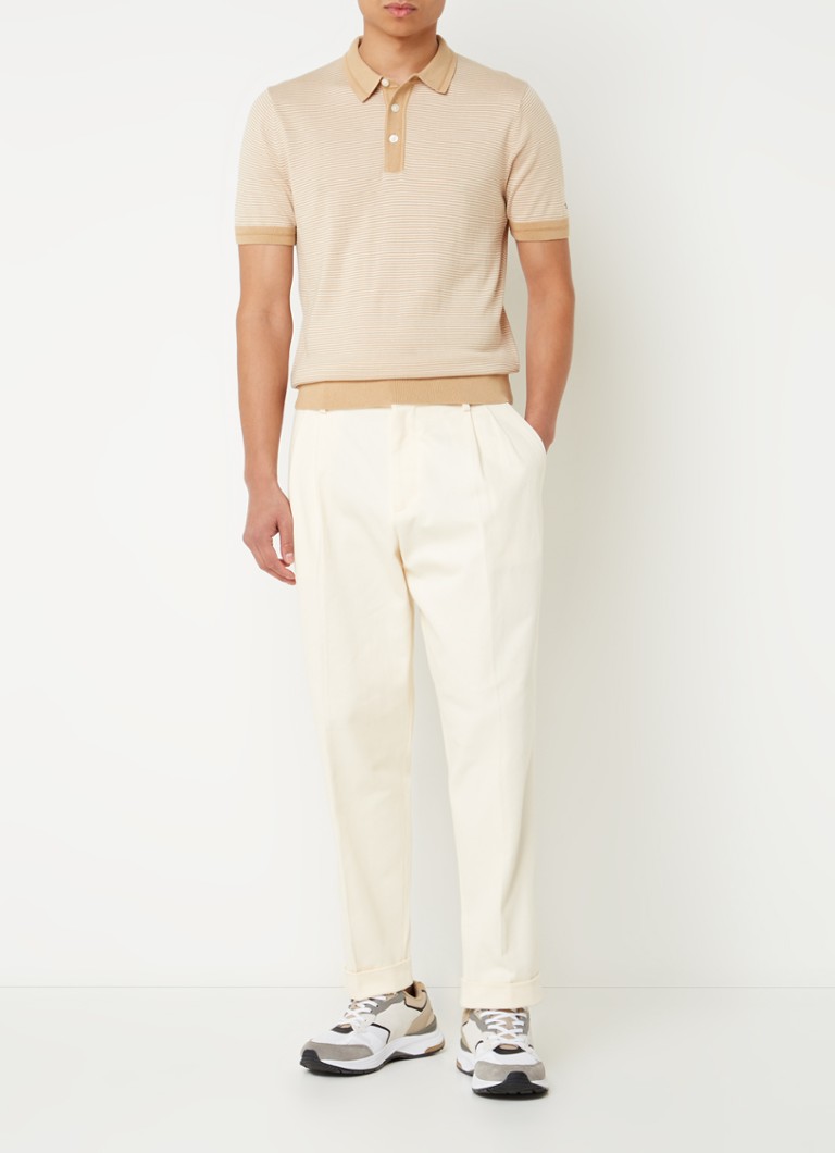 Pantaloni slim fit de la Tommy Hilfiger, cu buzunare laterale și detalii plisate.