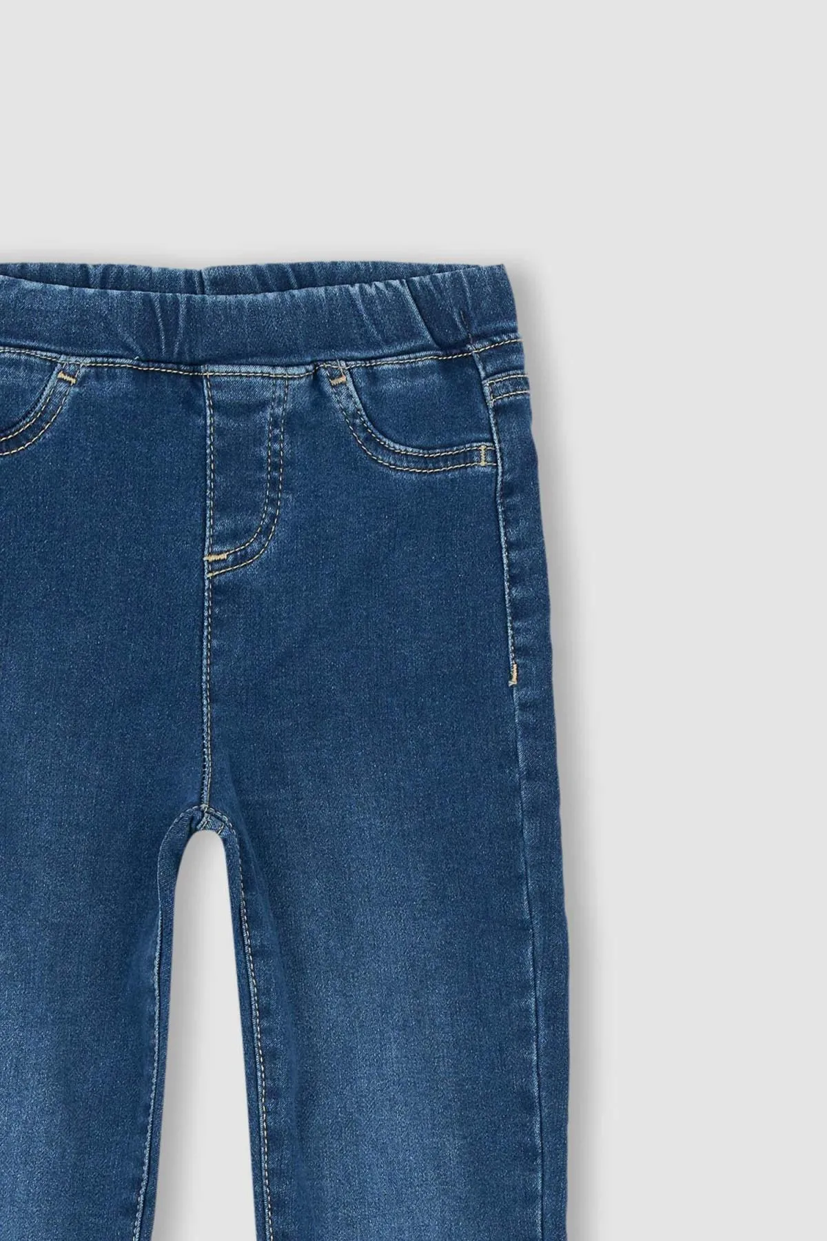 DeFacto  Mädchen-Jeanshose mit drei Taschen und schmalem Bein