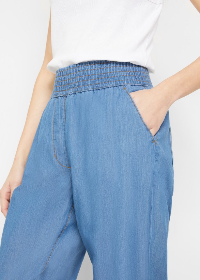Knöchelfreie Schlupfjeans aus leichtem Denim mit High-Waist-Bequembund aus Bio-Baumwolle