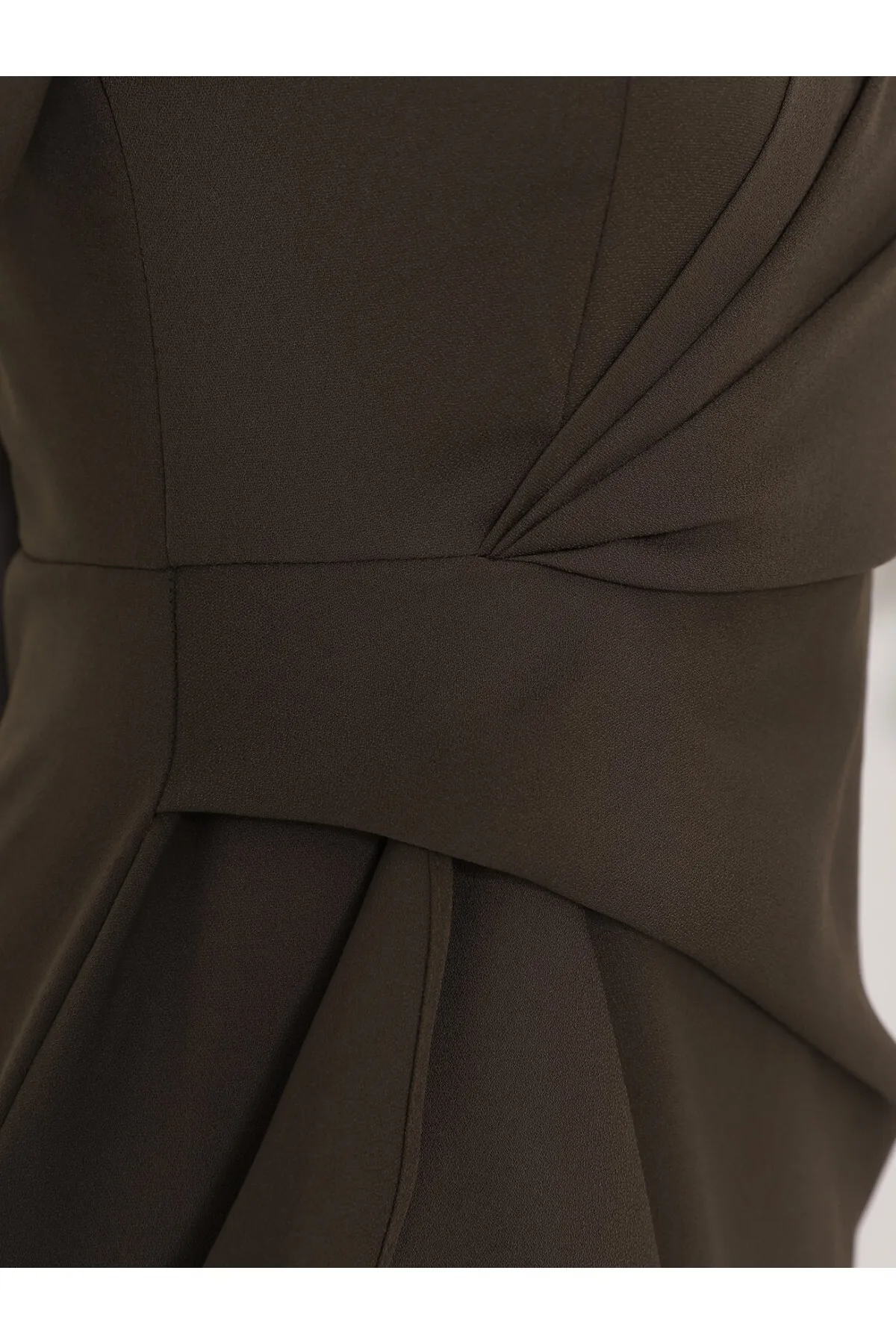 Modamorfo  Asymmetrisches Kreppkleid mit Aller-Front und Rock