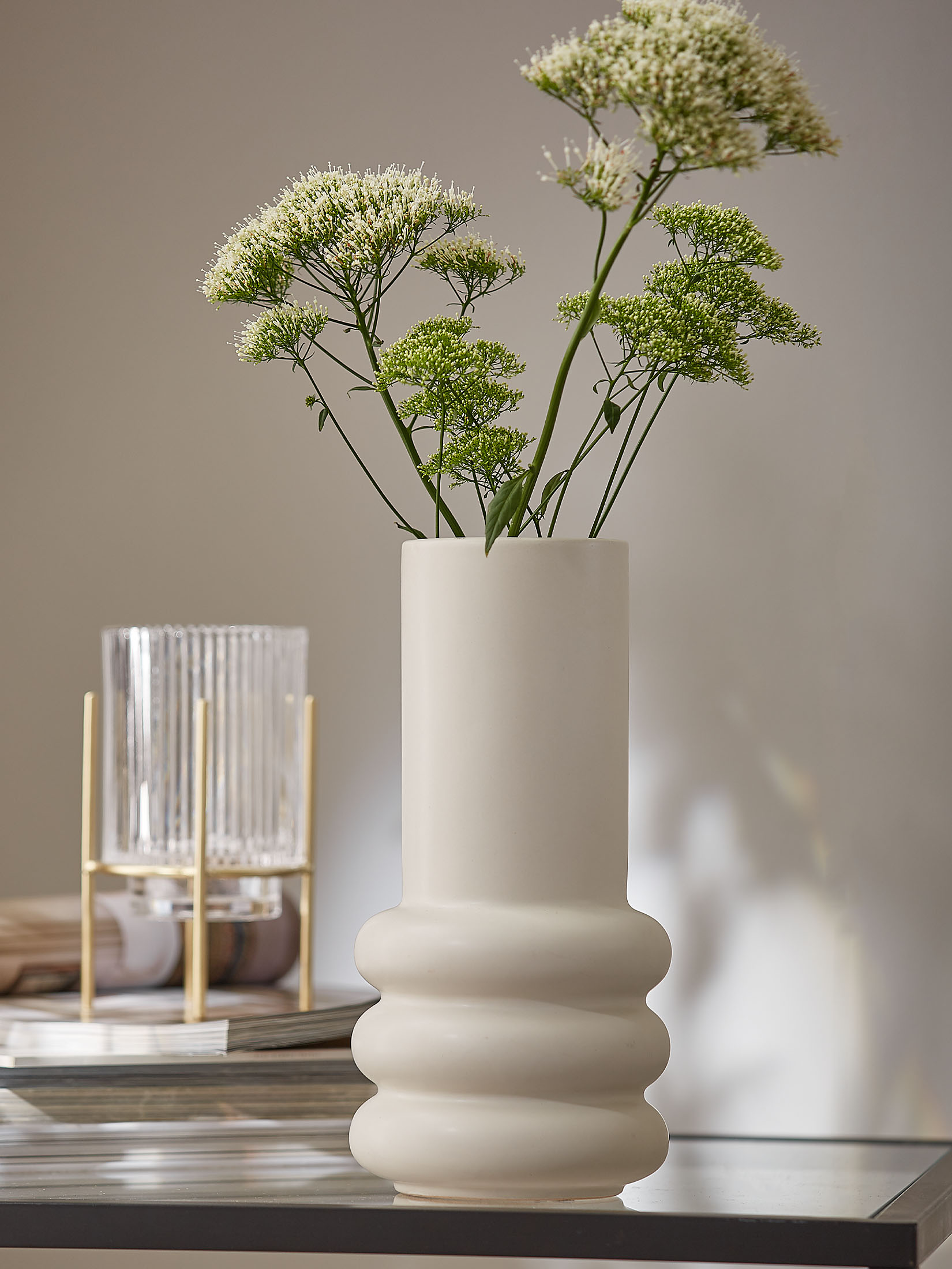 Banda Vase, Creme