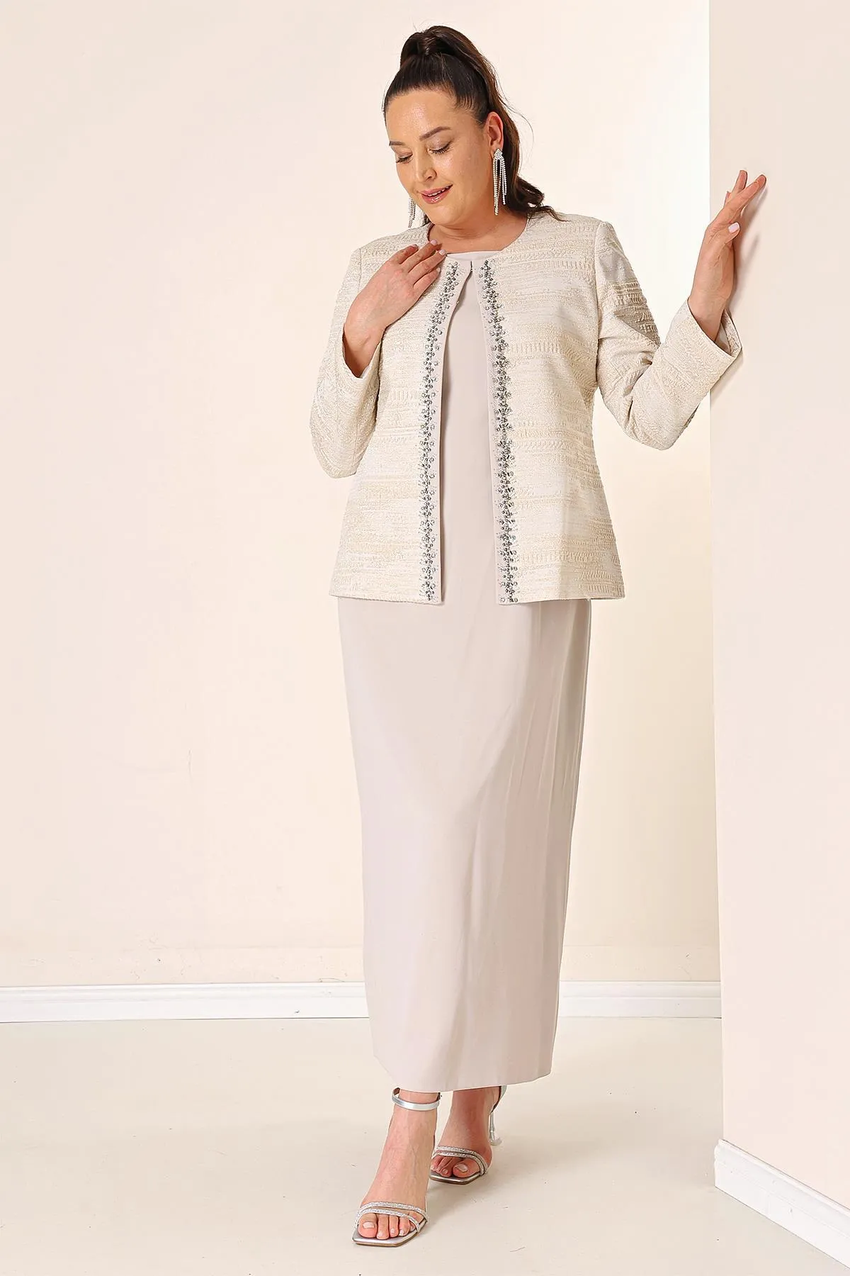 By Saygı  Ärmelloses langes Kleid aus Jacquard mit Steindetails, große Größe, gefüttert, 2-teiliges Set