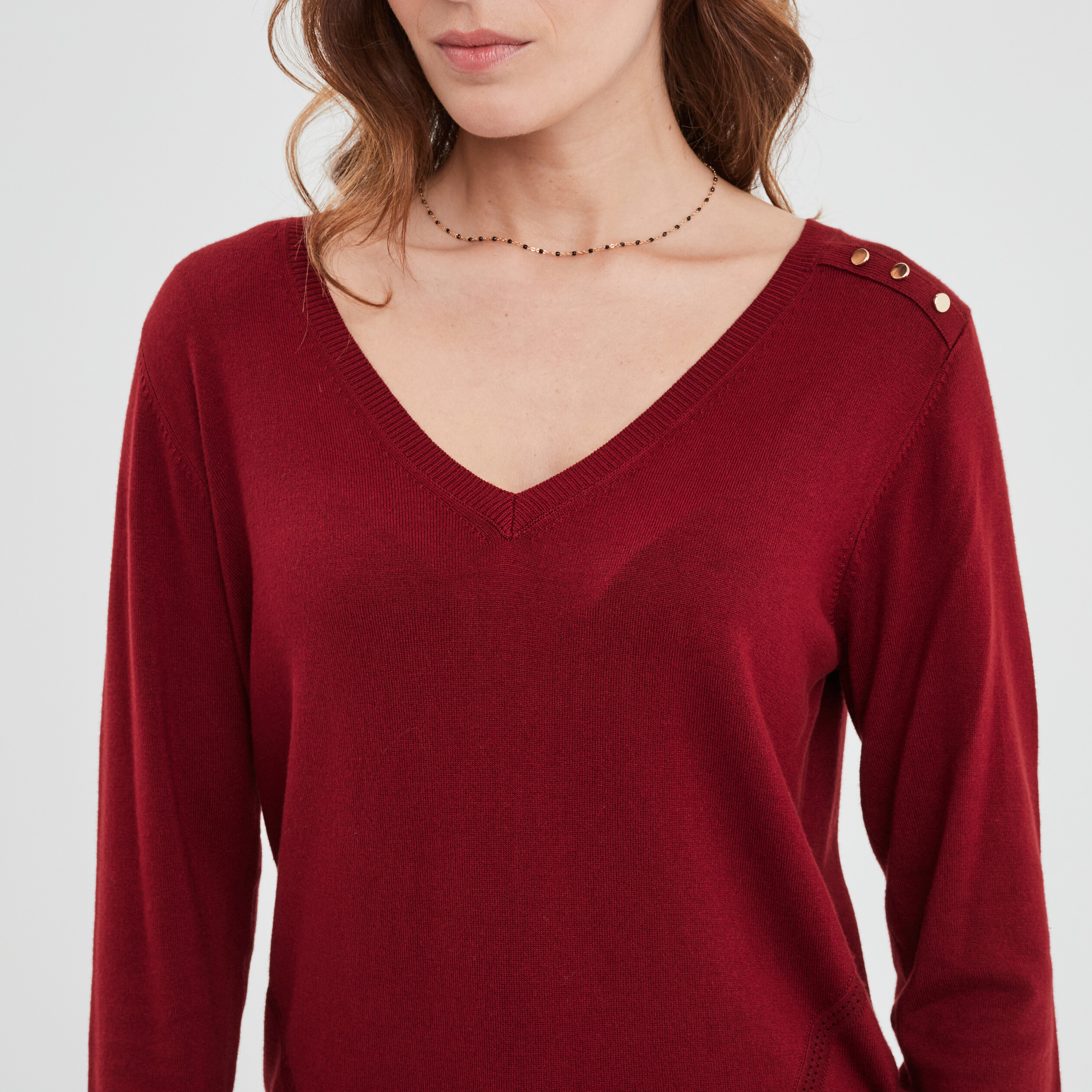 Pull col en V détails ajourés bordeaux femme | La Halle