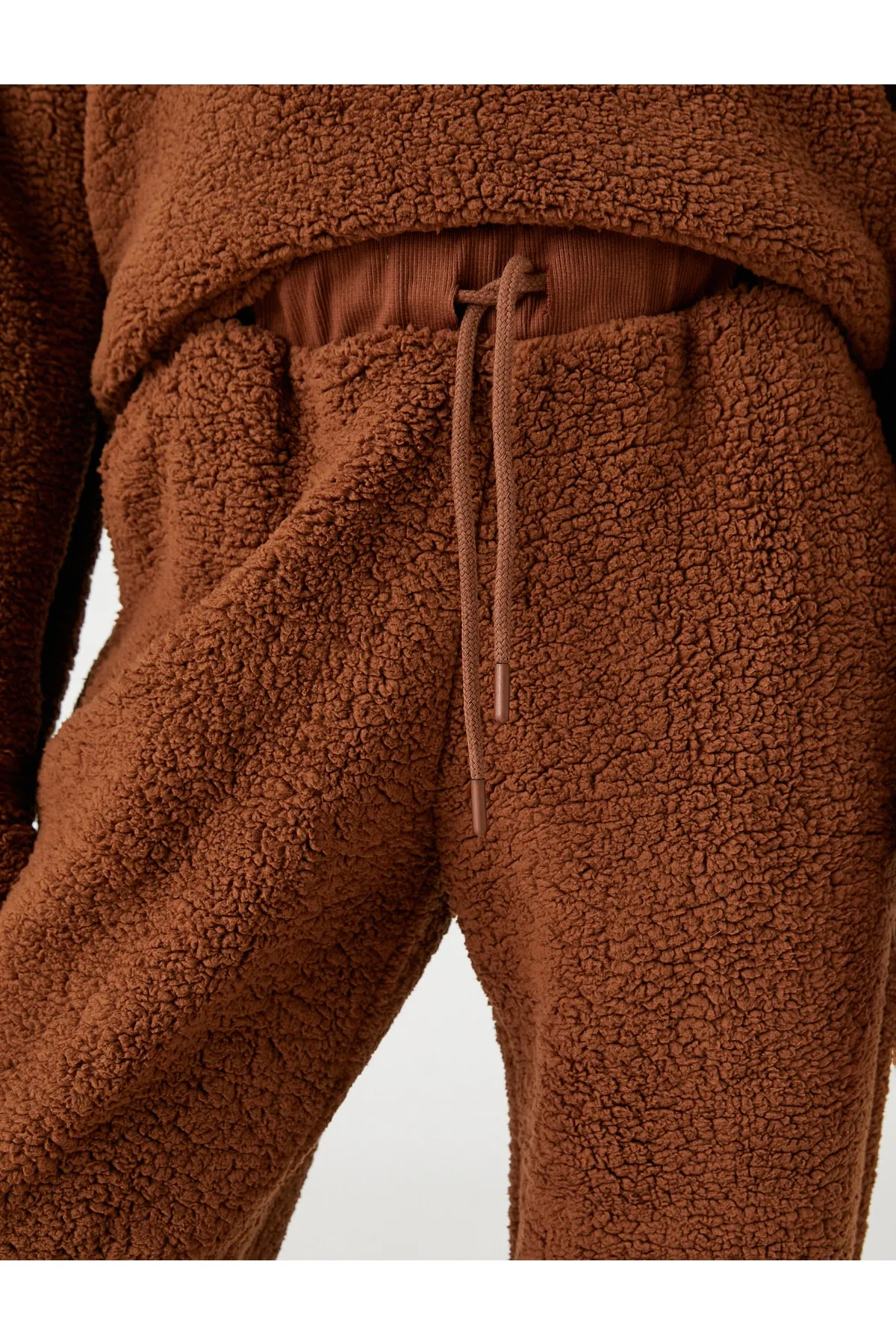 Koton  Plüsch-Jogger-Pyjamahose mit Spitzen-Taillentaschendetail