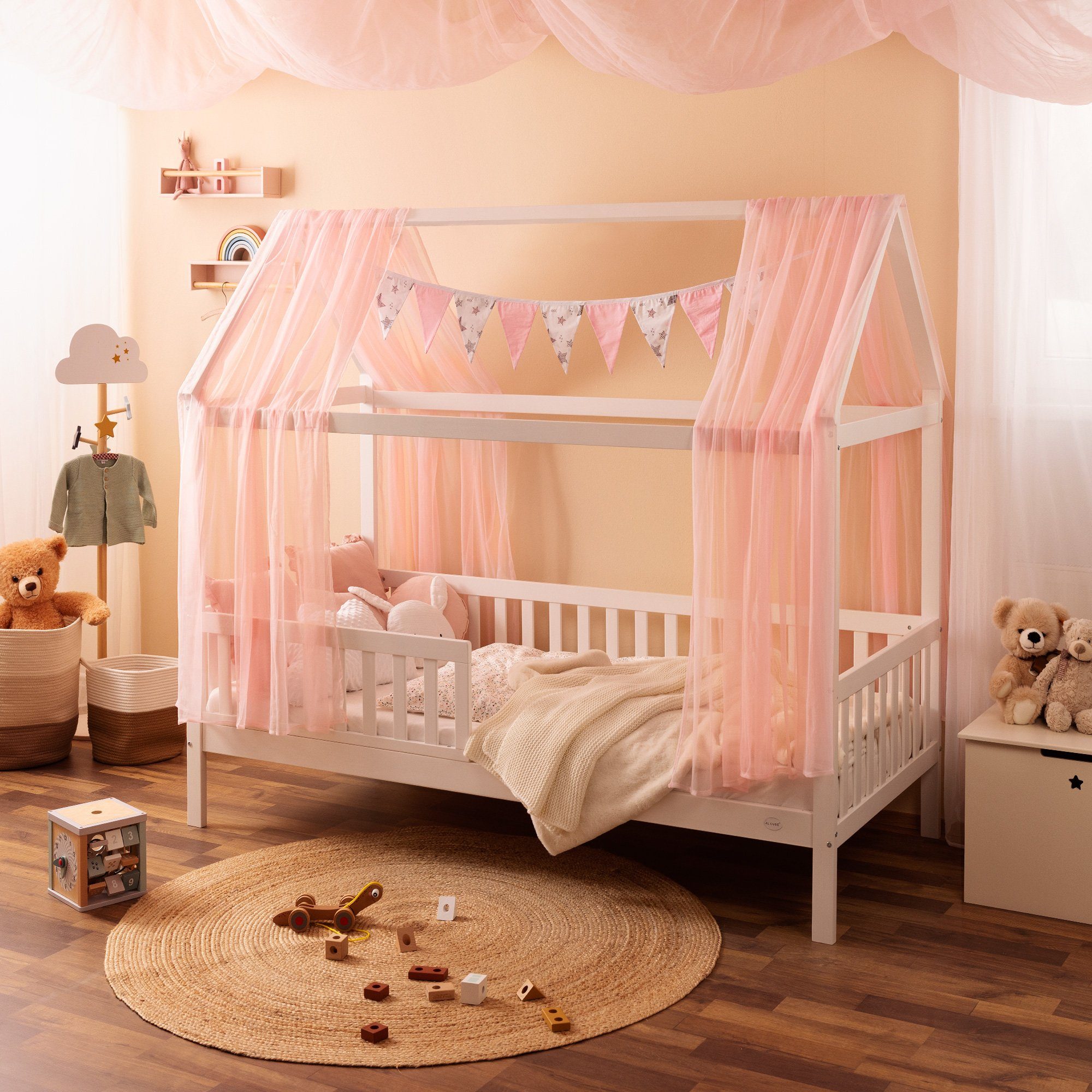Alcube Hausbett HEIM - KOMPLETT SET I BESTSELLER! GRATIS Lieferung (Kinderbett 80x160 cm inkl. Matratze 80x160, Rosa Dekoration ohne Lichterkette, wechselbarem Rausfallschutz und Lattenrost, Hausbett 80x160 für Mädchen und Jungen I FSC zertifizierter