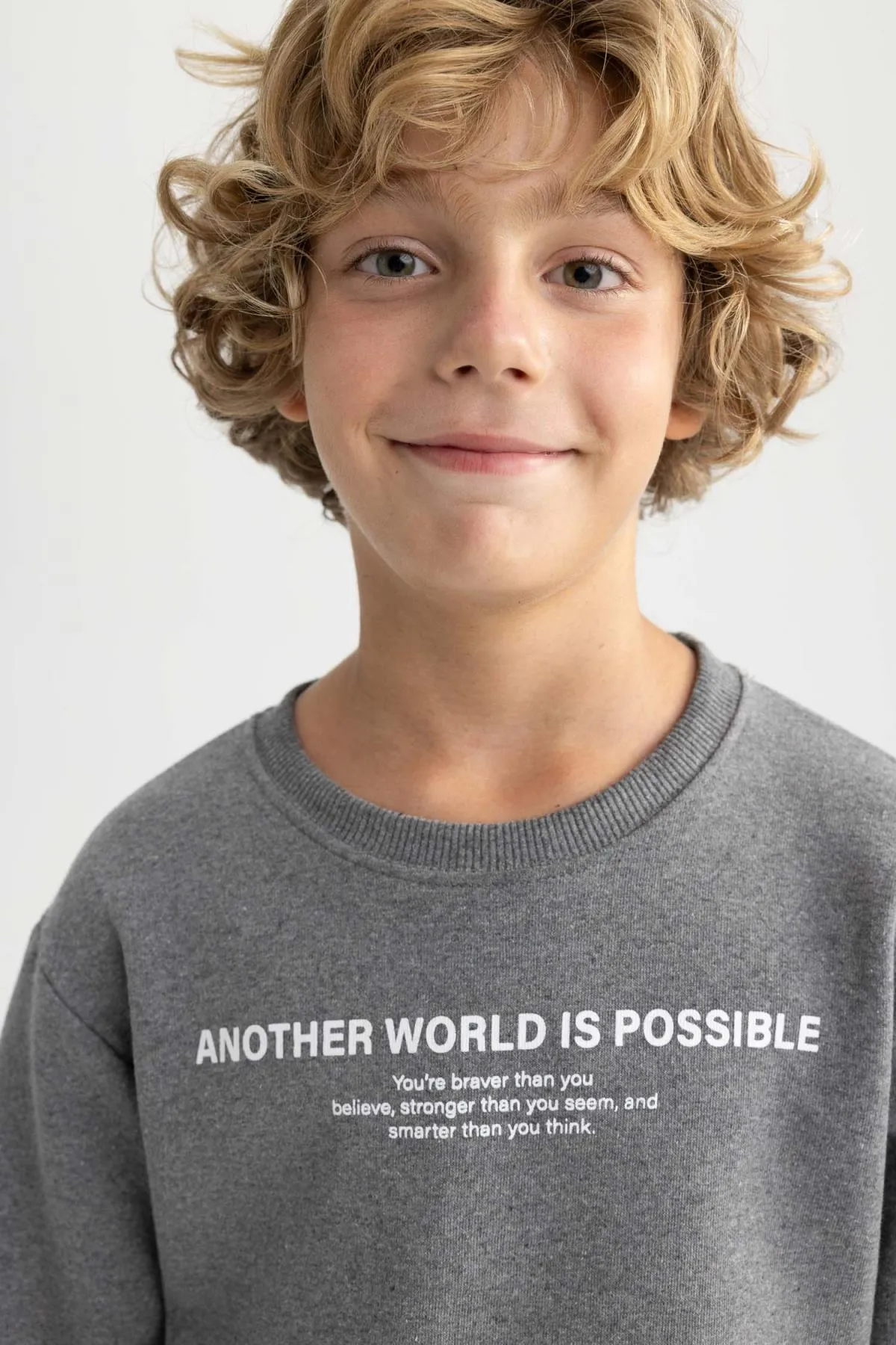 DeFacto  Dickes Jungen-Sweatshirt mit Rundhalsausschnitt