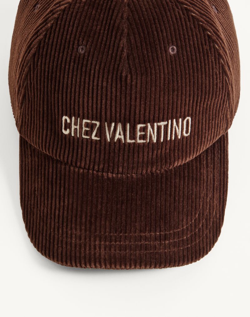 Boné de beisebol de veludo com bordado Chez Valentino