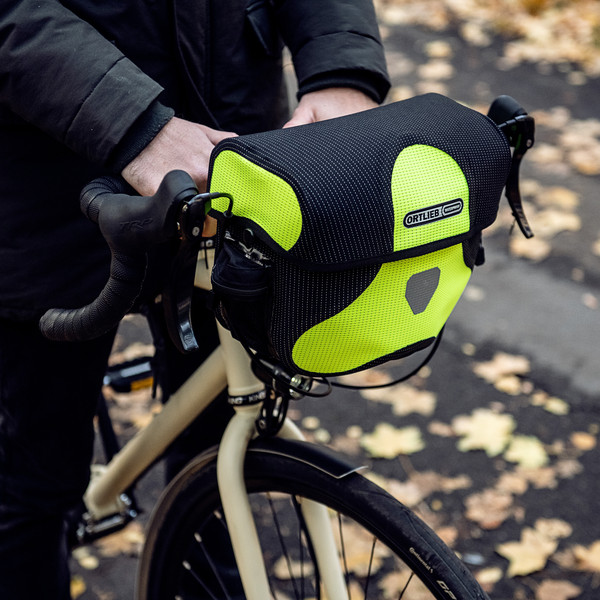 ULTIMATE SIX HIGH VIS - Lenkertasche