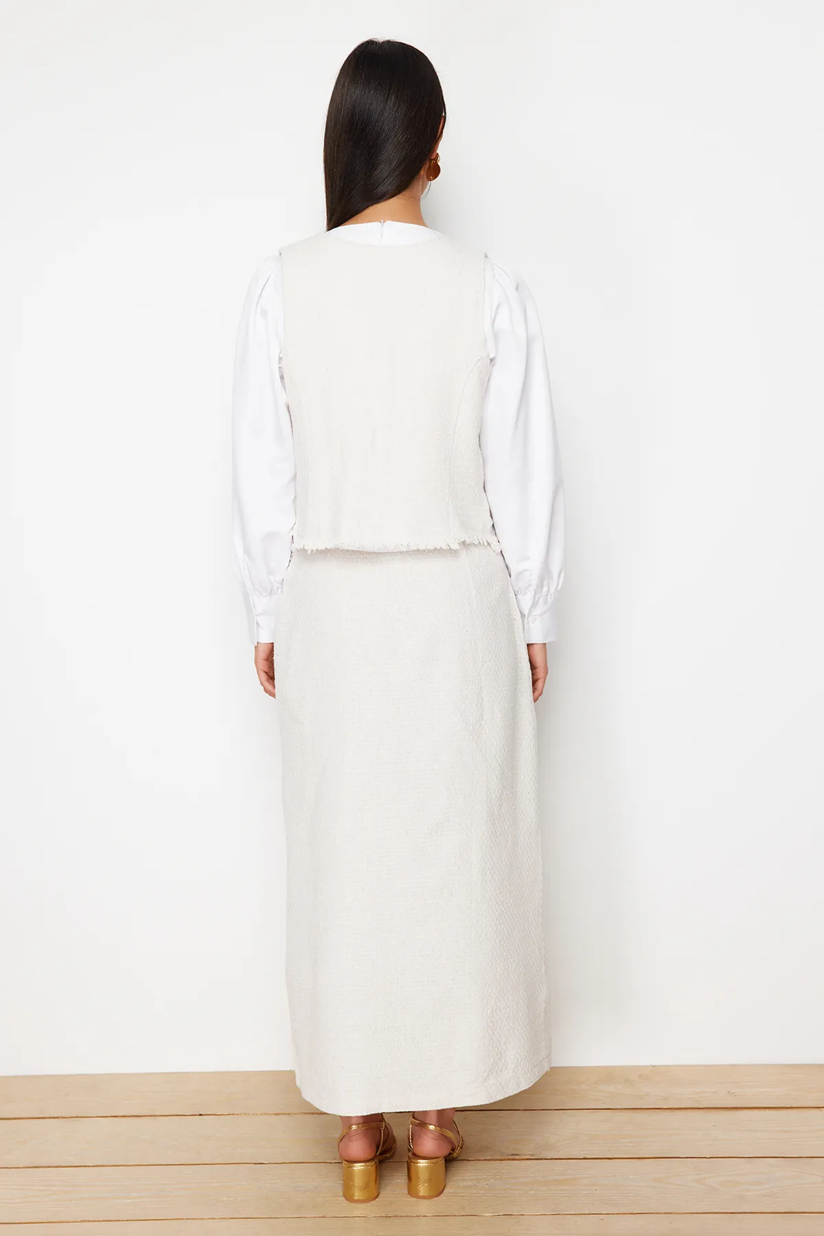 Trendyol Modest  Set aus Weste und Rock aus steinernem Tweed mit gewebter Unterseite und Oberteil TCTSS24US00013