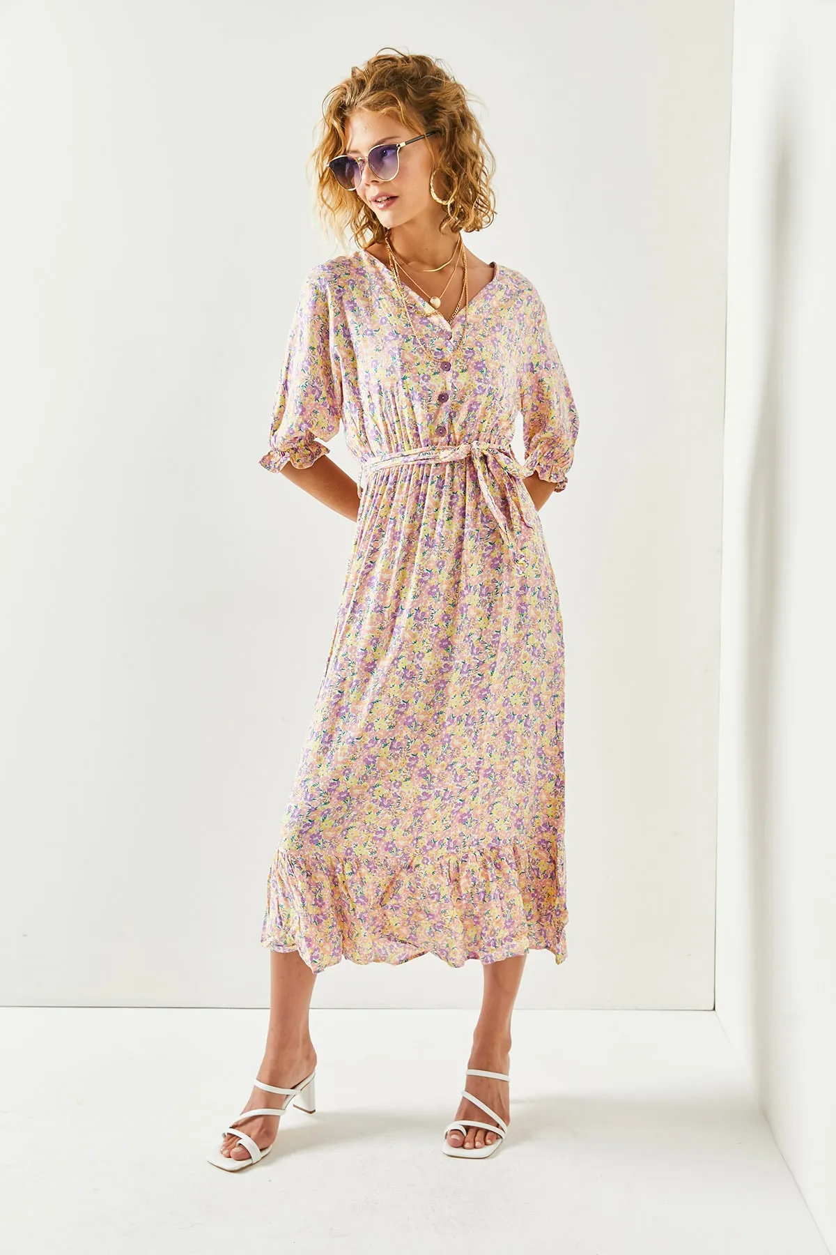 Olalook  Gelb-lila Damenkleid aus gewebter Viskose mit Knöpfen und Gürtelärmeln ELB-19001524