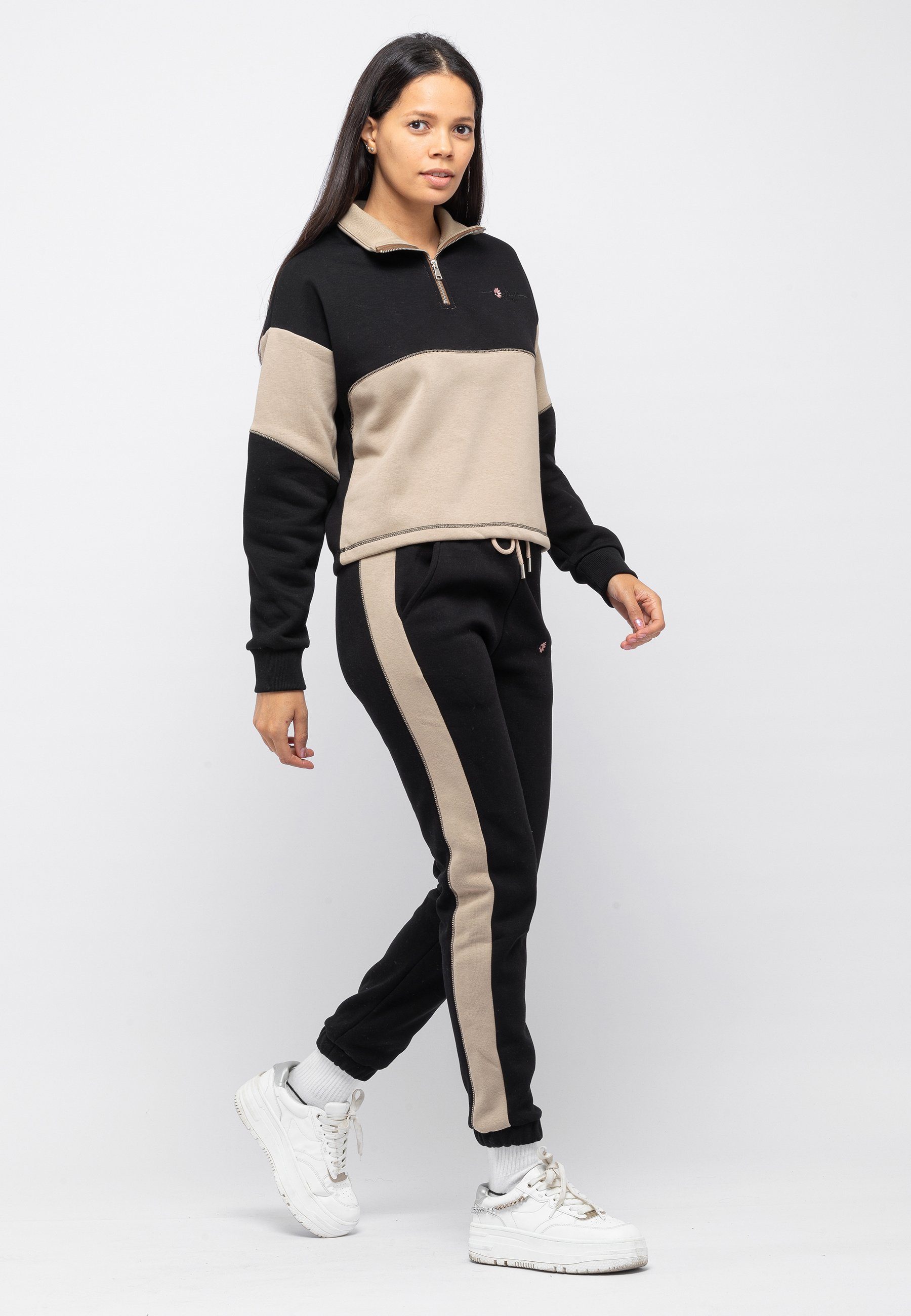 Tom Barron Freizeitanzug CASUAL REGULAR SIZE TRACKSUIT WITH EMBROIDERY, mit modernem Design