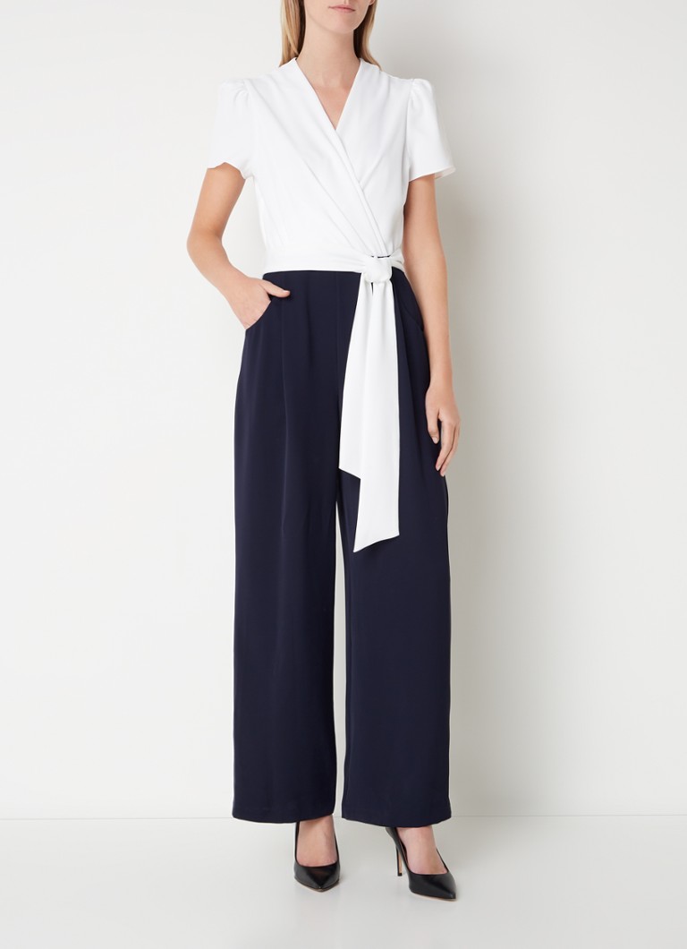 Phase Eight  Eloise wide fit jumpsuit met V-hals en strikceintuur