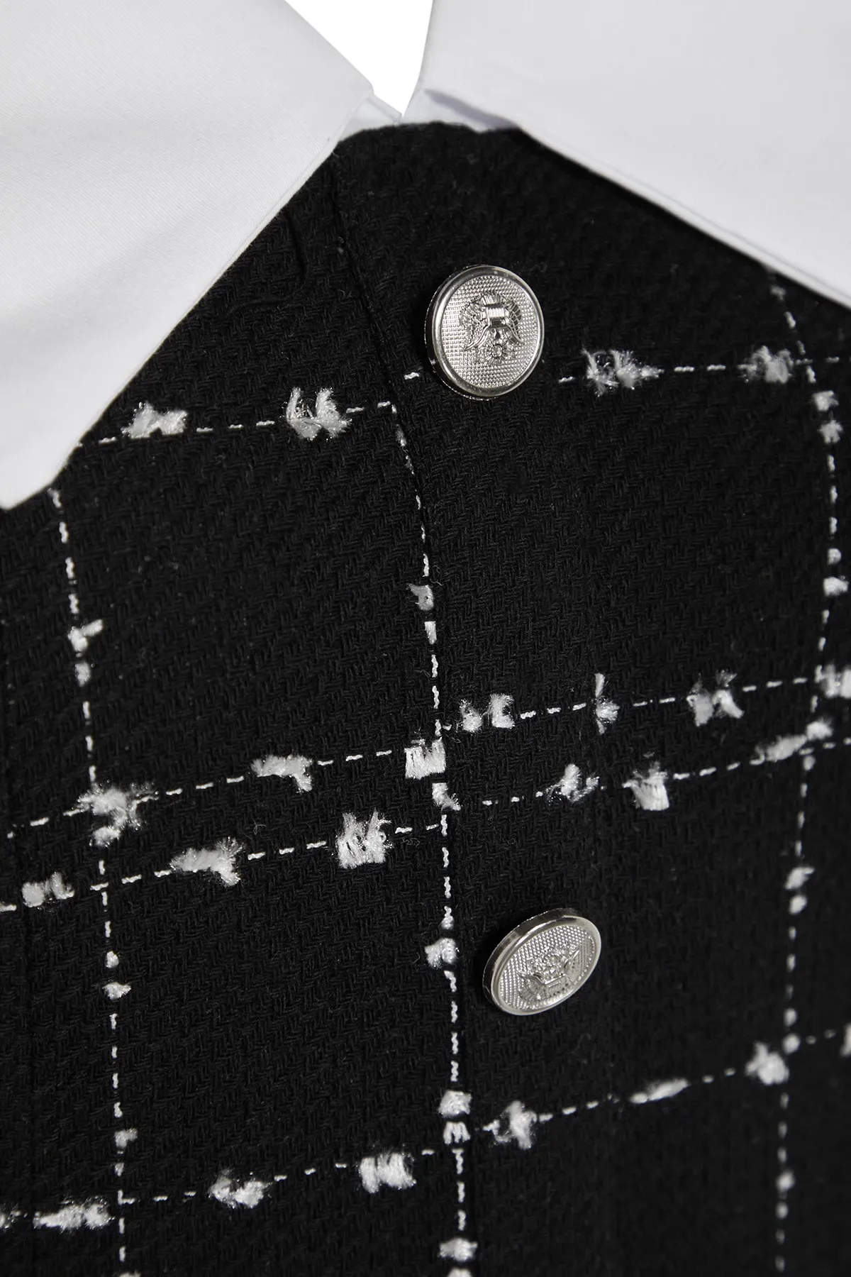 Trendyol Collection  Schwarzes Mini-Webkleid aus Tweed mit Hemdkragen in A-Linie TWOAW23EL00701