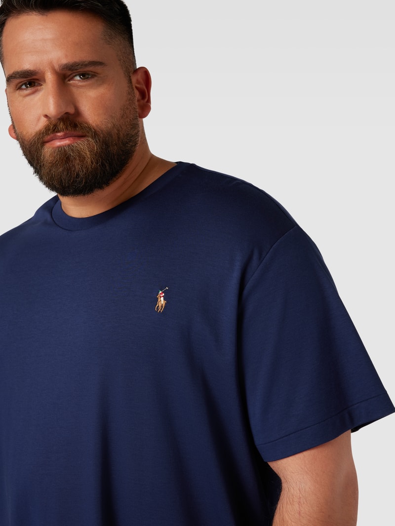 PLUS SIZE T-Shirt mit Label-Stitching in marineblau