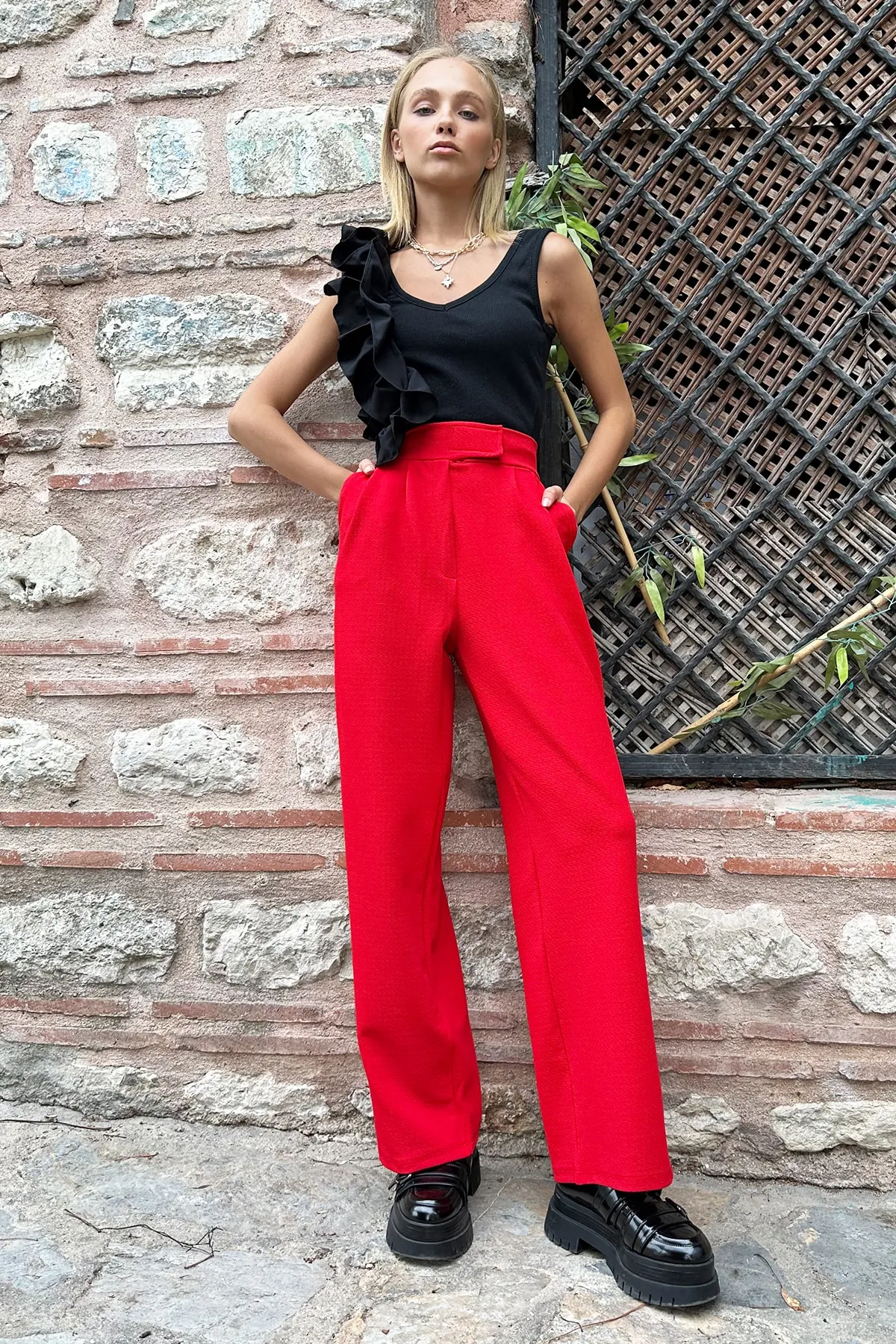 Trend Alaçatı Stili  Rote Damen-Palazzo-Hose mit hoher Taille und plissiertem Druckknopfverschluss und doppelter Tasche ALC-X10753