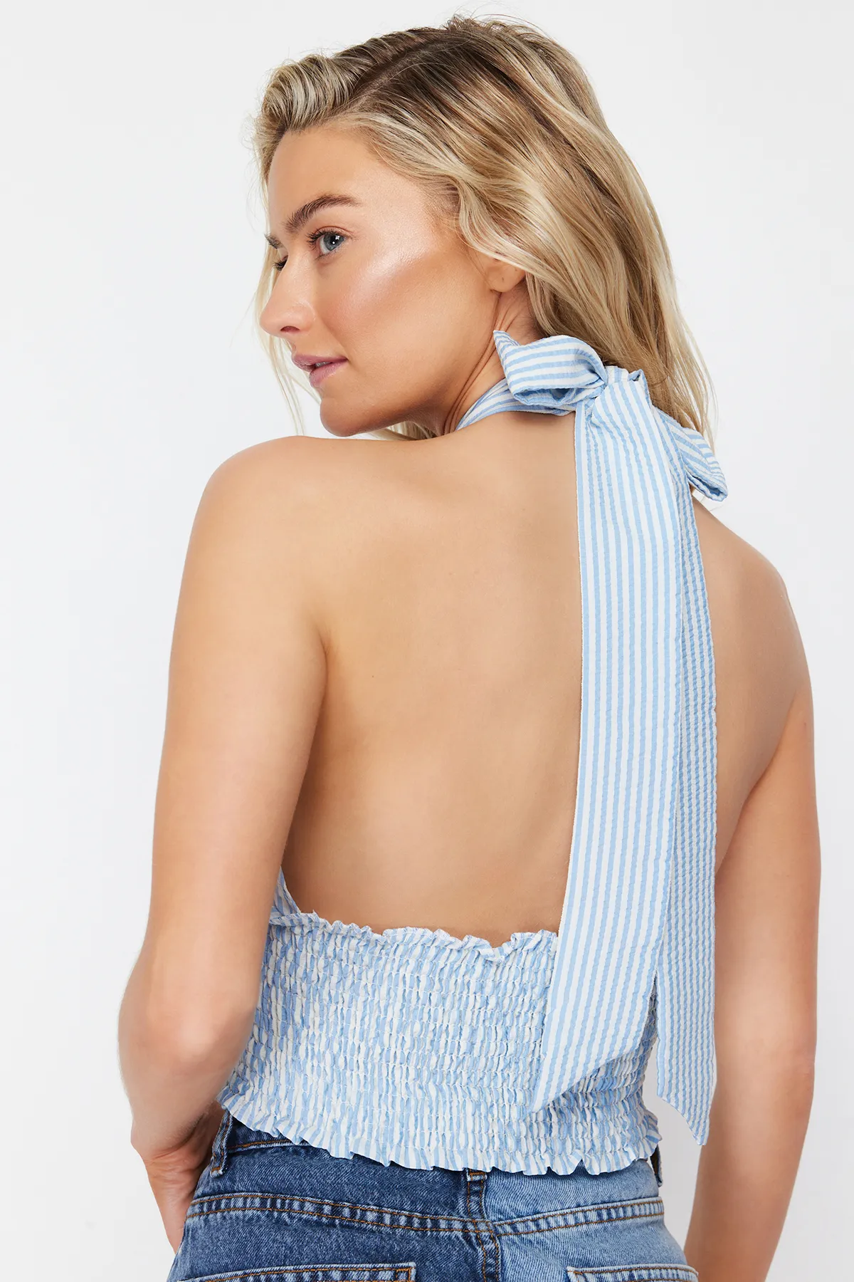 Trendyol Collection  Blaue Bluse mit gewebtem Gipe-Detail TBESS21BZ1901