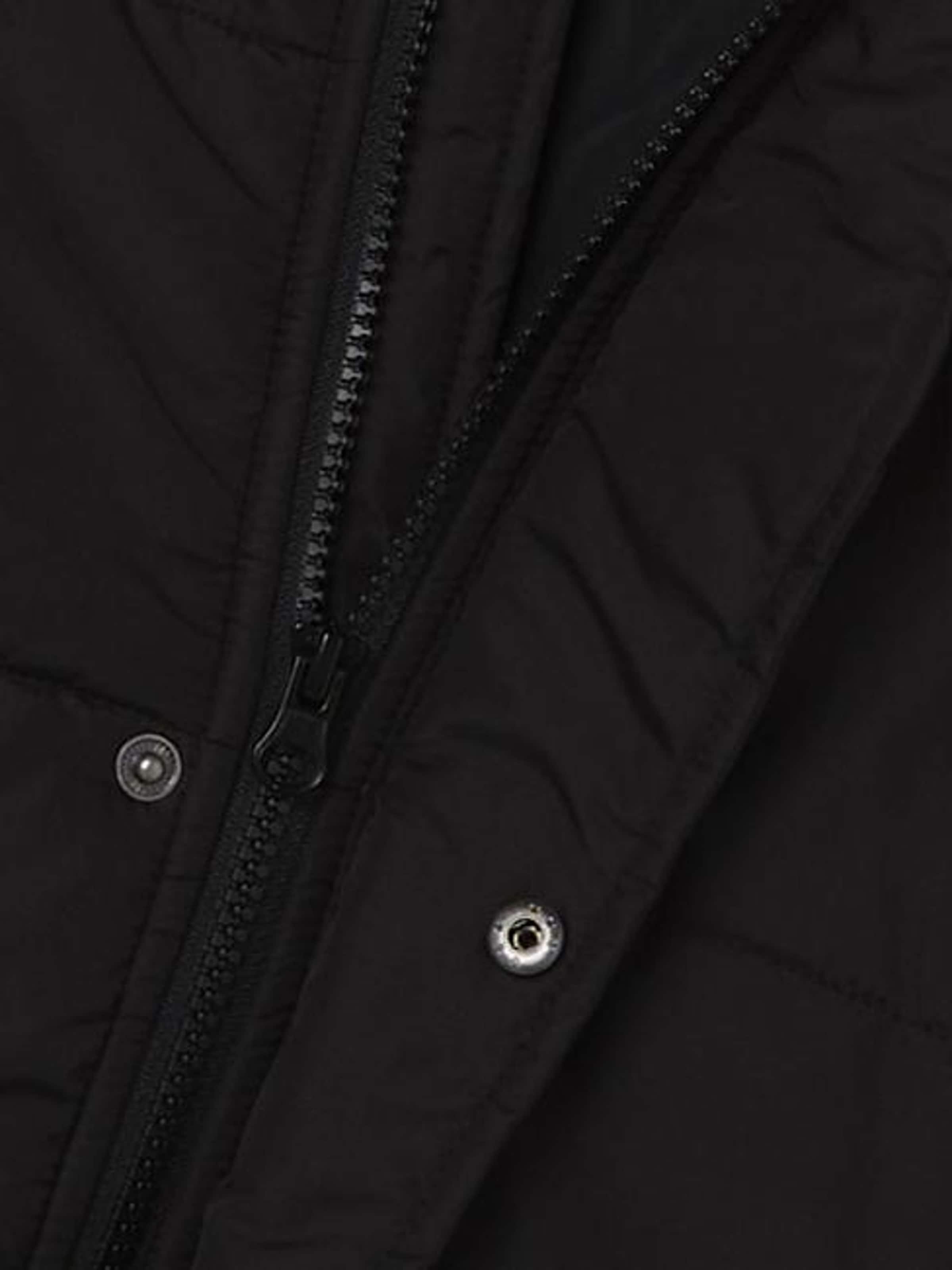 Outdoor jacket