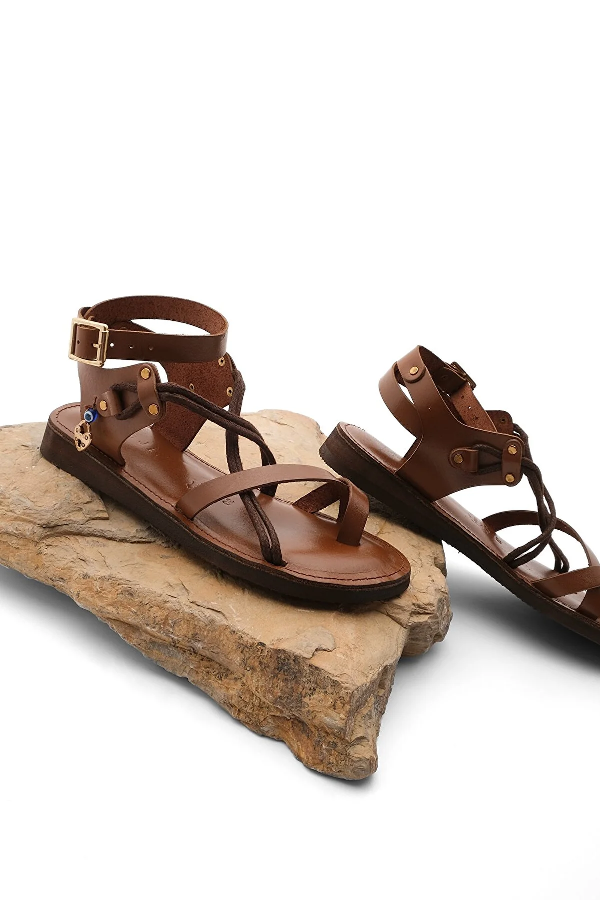 Marjin  Damen-Flip-Flops aus echtem Leder mit Eva-Sohle und gekreuzten Seildetails für den Alltag, Rivade Tan