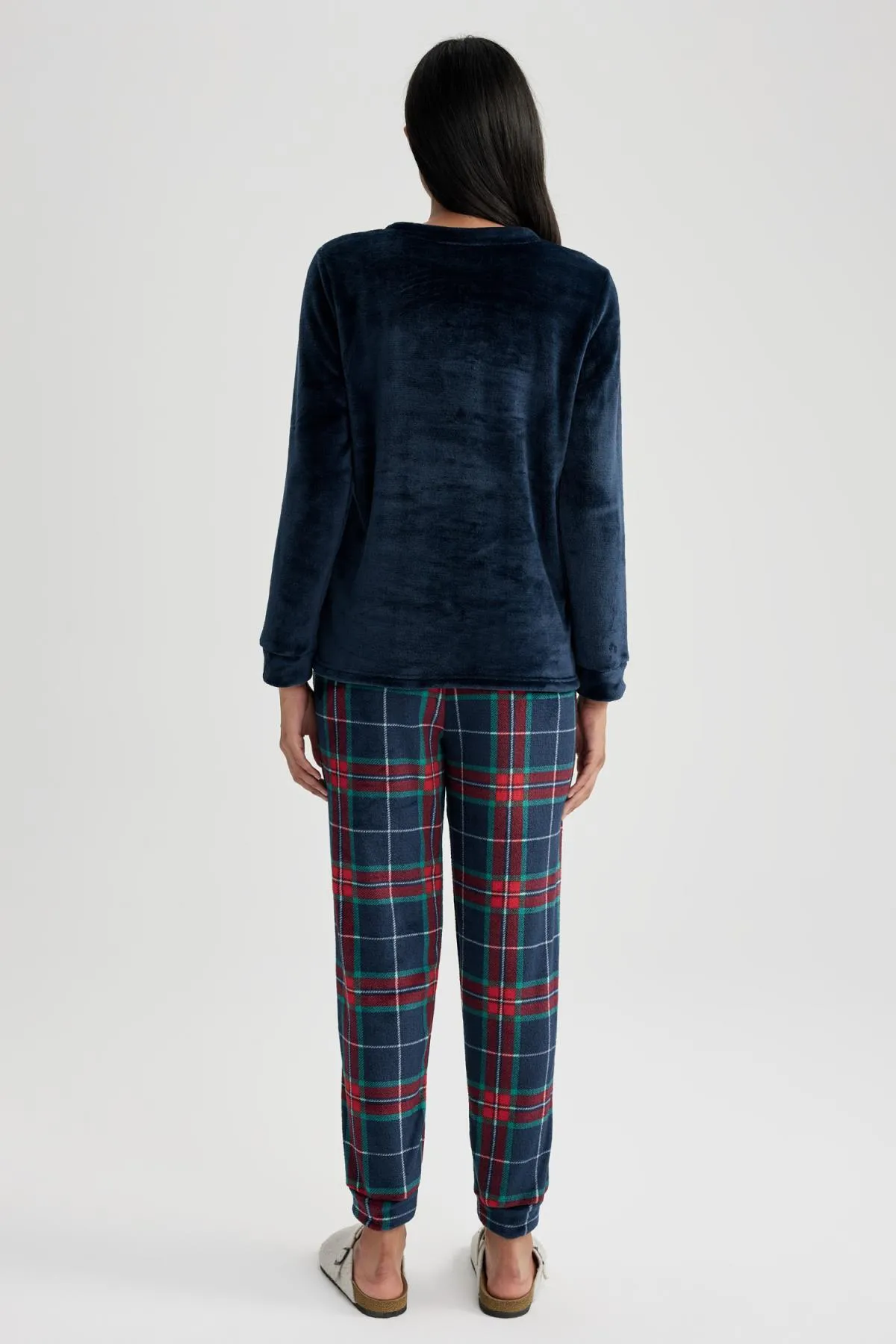DeFacto  Verlieben Sie sich in ein langärmliges Teddybär-Polar-Pyjama-Set mit regulärer Passform