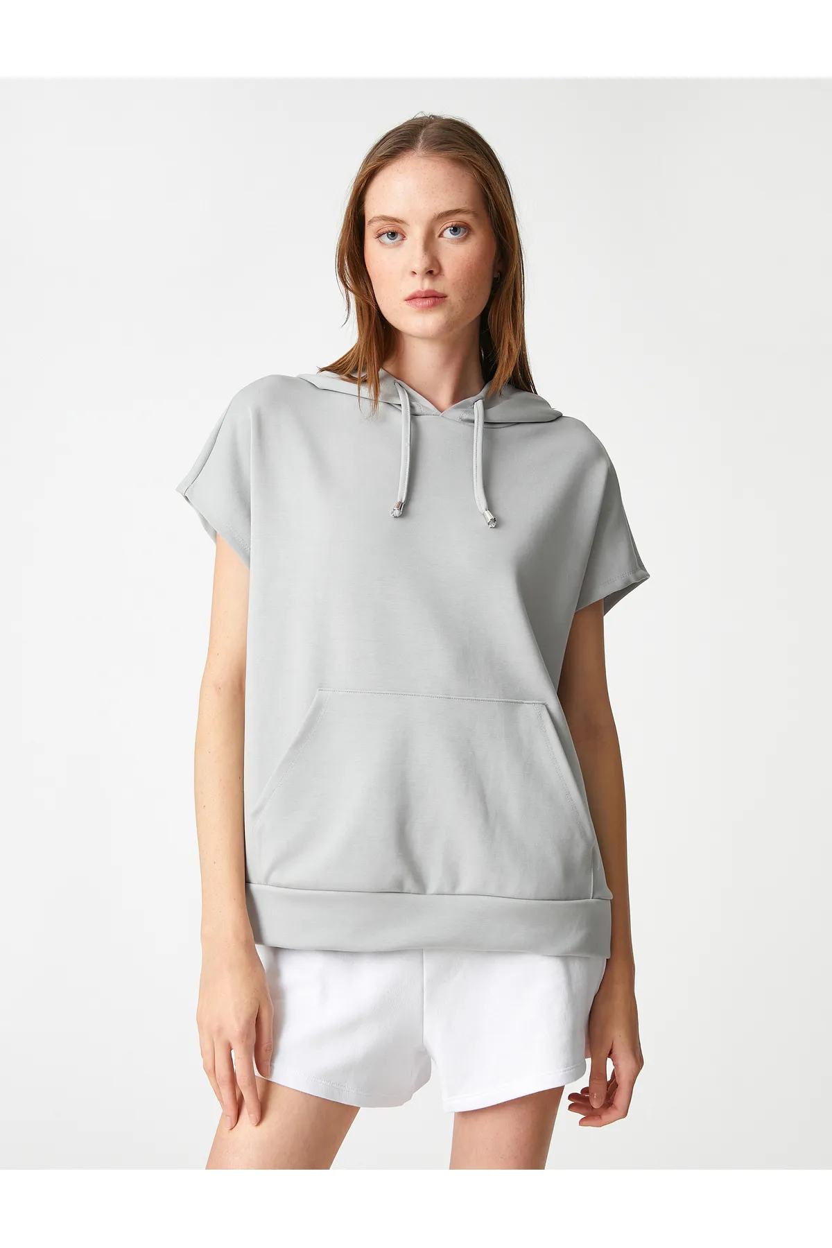 Koton  Kurzarm-Sweatshirt mit Kapuze und Kängurutasche aus Modalmischung