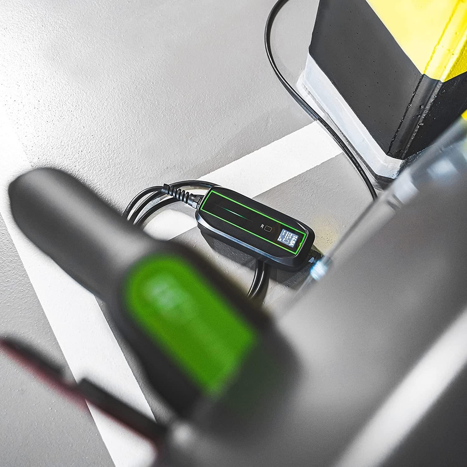 Green Cell GC EV16 3,6kW Schuko Ladestecker Elektroauto-Ladegerät (Elektroauto Ladegerät mit Ladekabel, Schuko auf Typ 2, LCD Bildschirm)