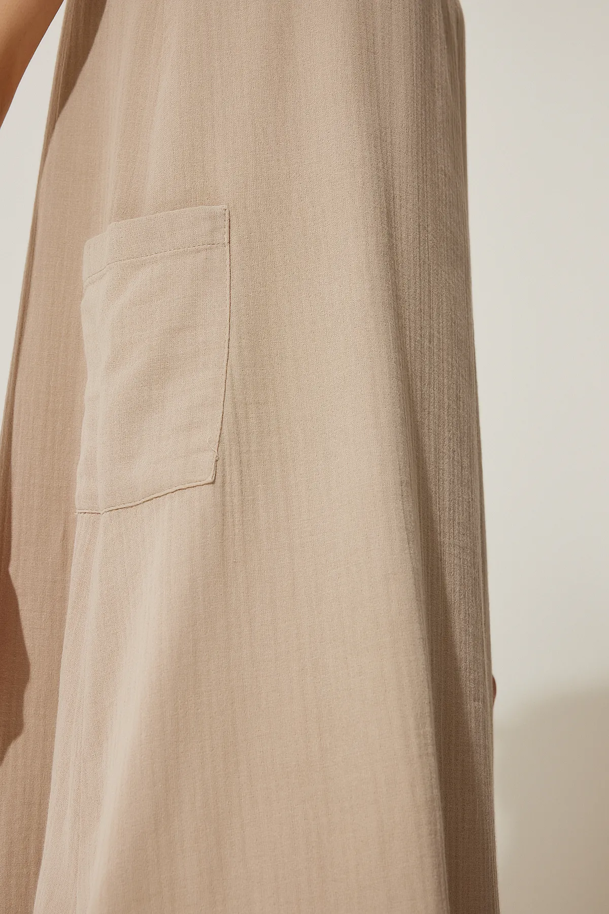Happiness İstanbul  Beiges Sommerkleid aus Musselin mit weiten Taschen für Damen SA00022
