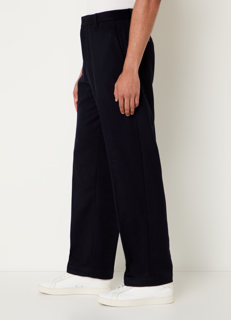 Pantaloni chino Emporio Armani, croială lejeră, din amestec de cașmir, cu buzunare laterale.