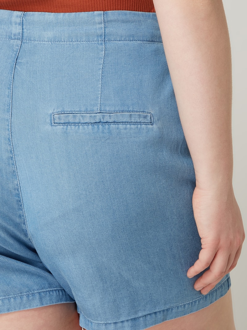 PLUS SIZE Shorts aus Lyocell Modell 'Mia' in hellblau