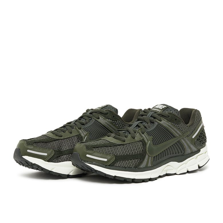 NIKE Zoom Vomero 5 