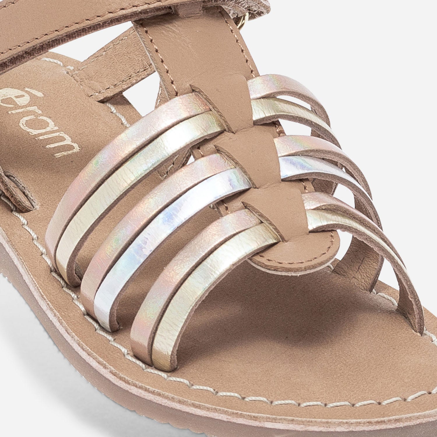 Sandale camel en cuir à brides cuivrée, argent et or