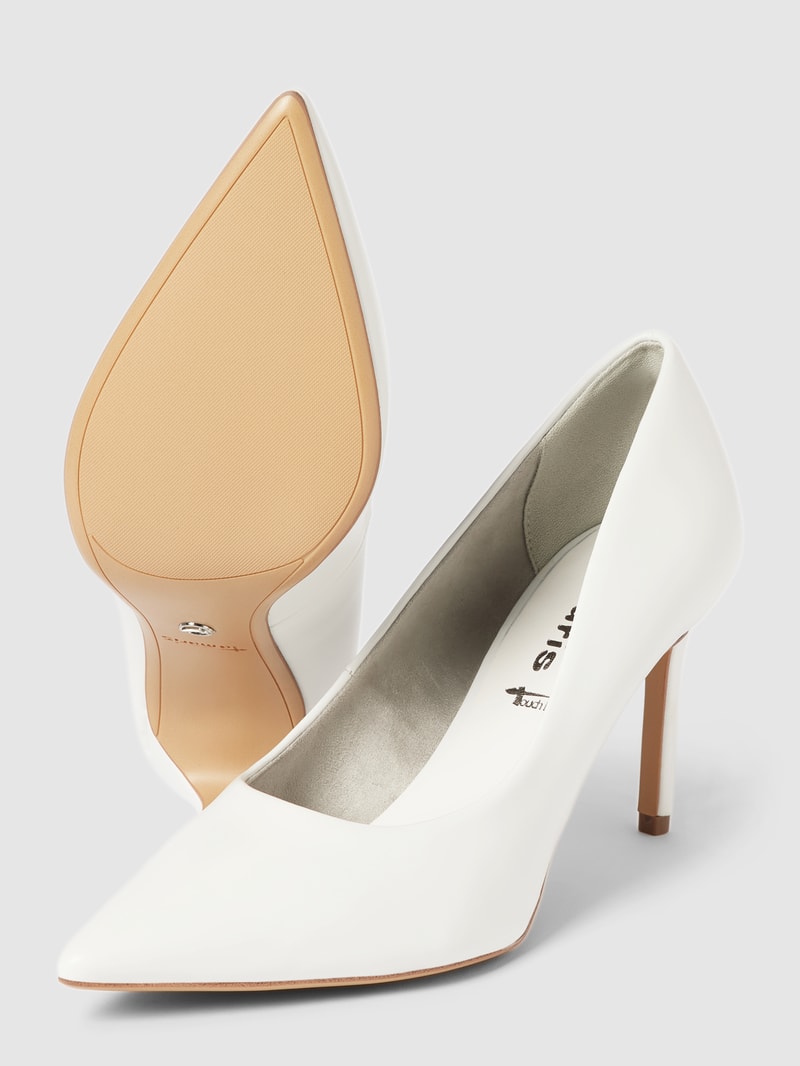 Pumps mit hohem Absatz in weiß
